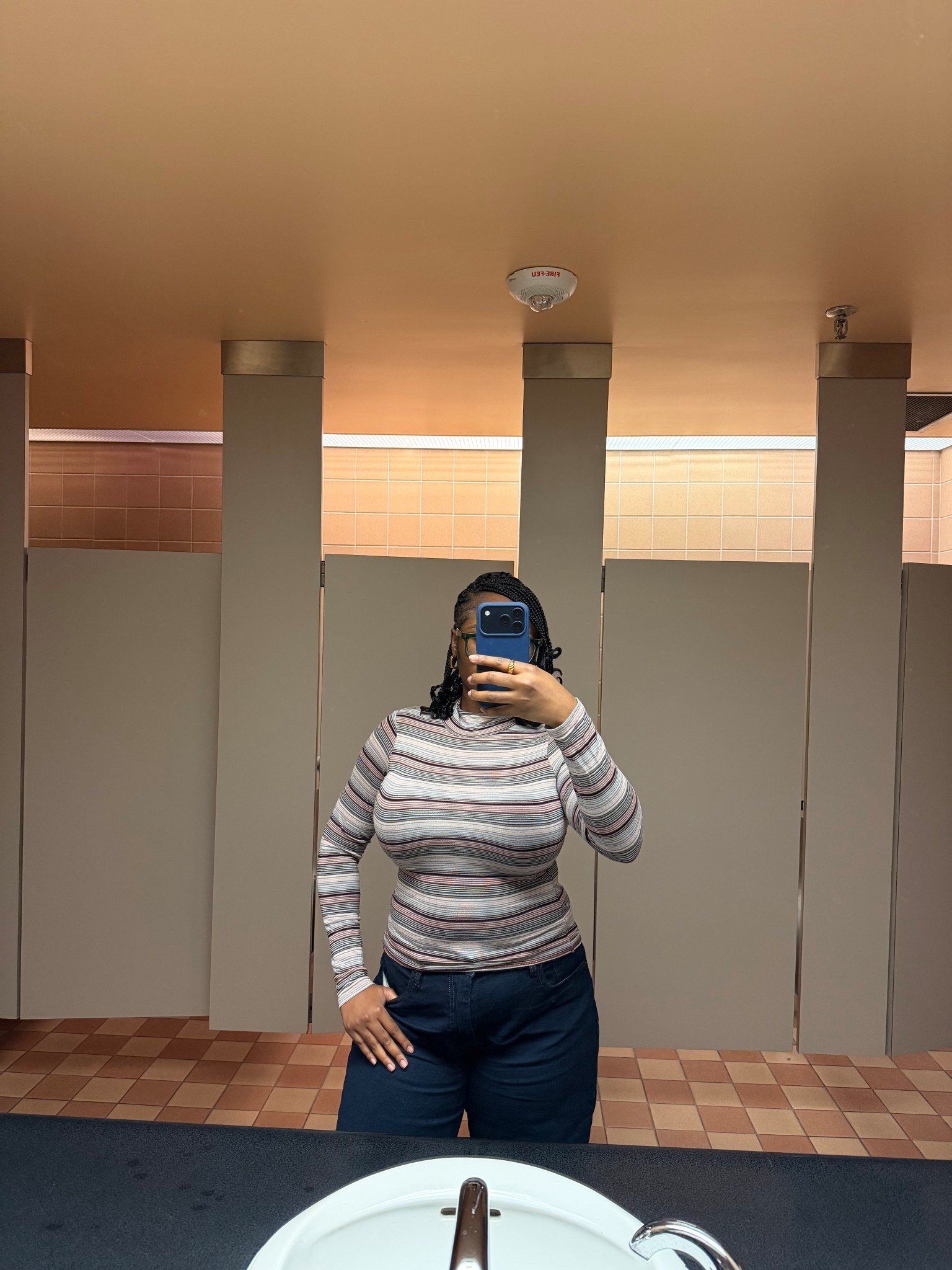 I love a good stripes turtleneck and mom jeans combo for the winter. I’m wearing @Guess and Fashionnova ✅

#LTKcanada #LTKworkwear #LTKfall