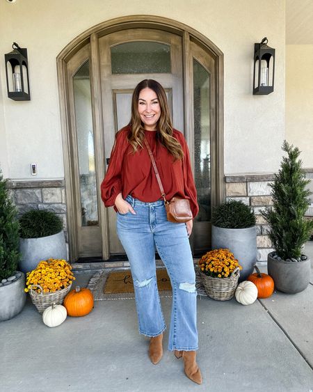 Fall Fashion Outfit

Fit tips: Blouse L, size down if in between // Jeans 12, tts

Fall fashion  Red blouse  Everyday fall outfit Fall outfit inspirational Distressed denim  Crossbody 

#LTKmidsize #LTKover40 #LTKSeasonal