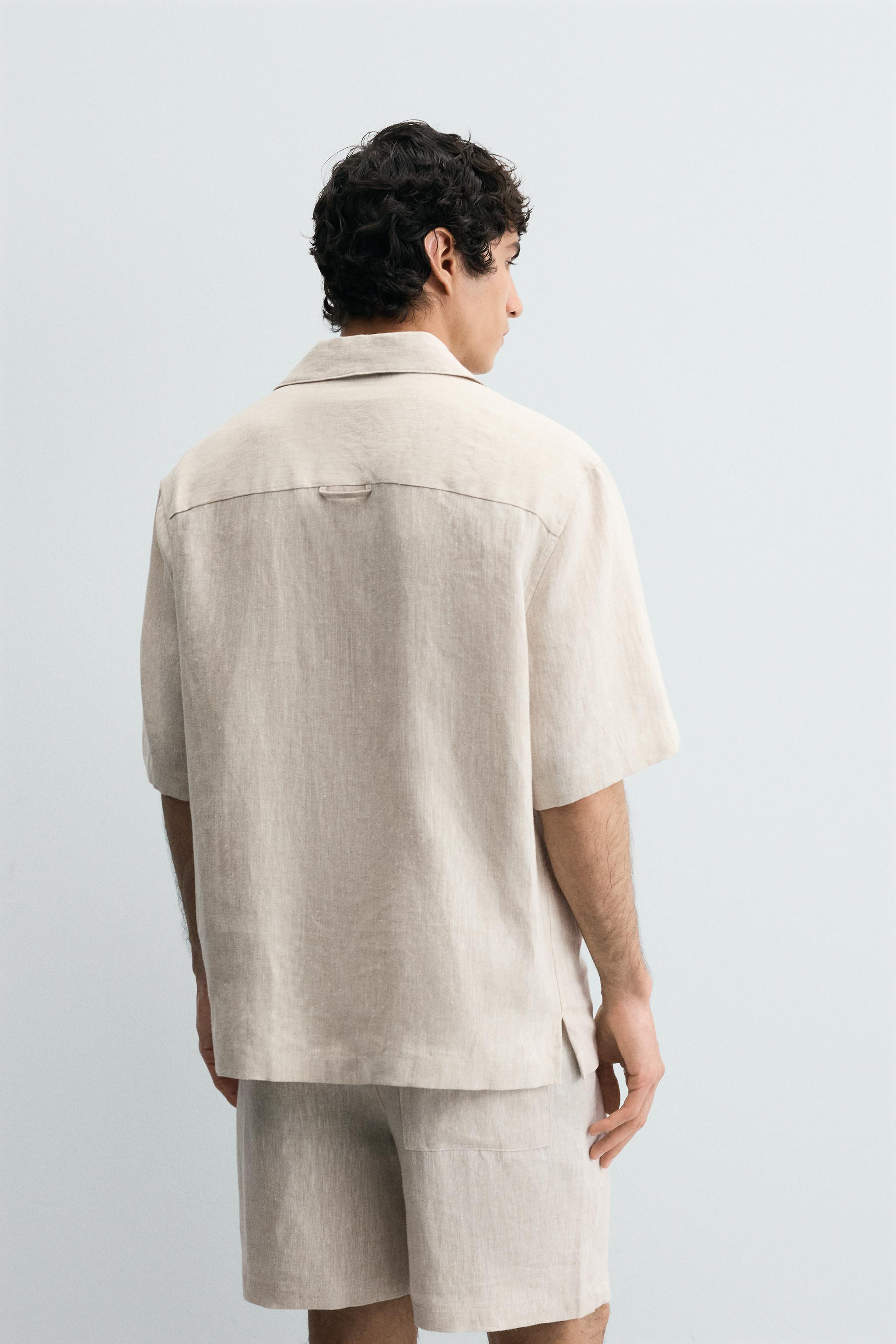 Model height: 185 cmRelaxed fit shirt made from linen fabric. Featuring a bowling collar, short s... | Zara UK