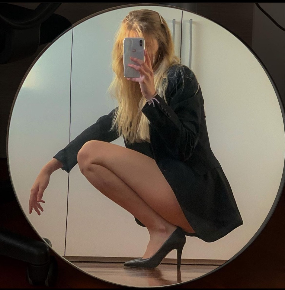 black blazer, black décolleté


#LTKshoecrush #LTKFind #LTKstyletip