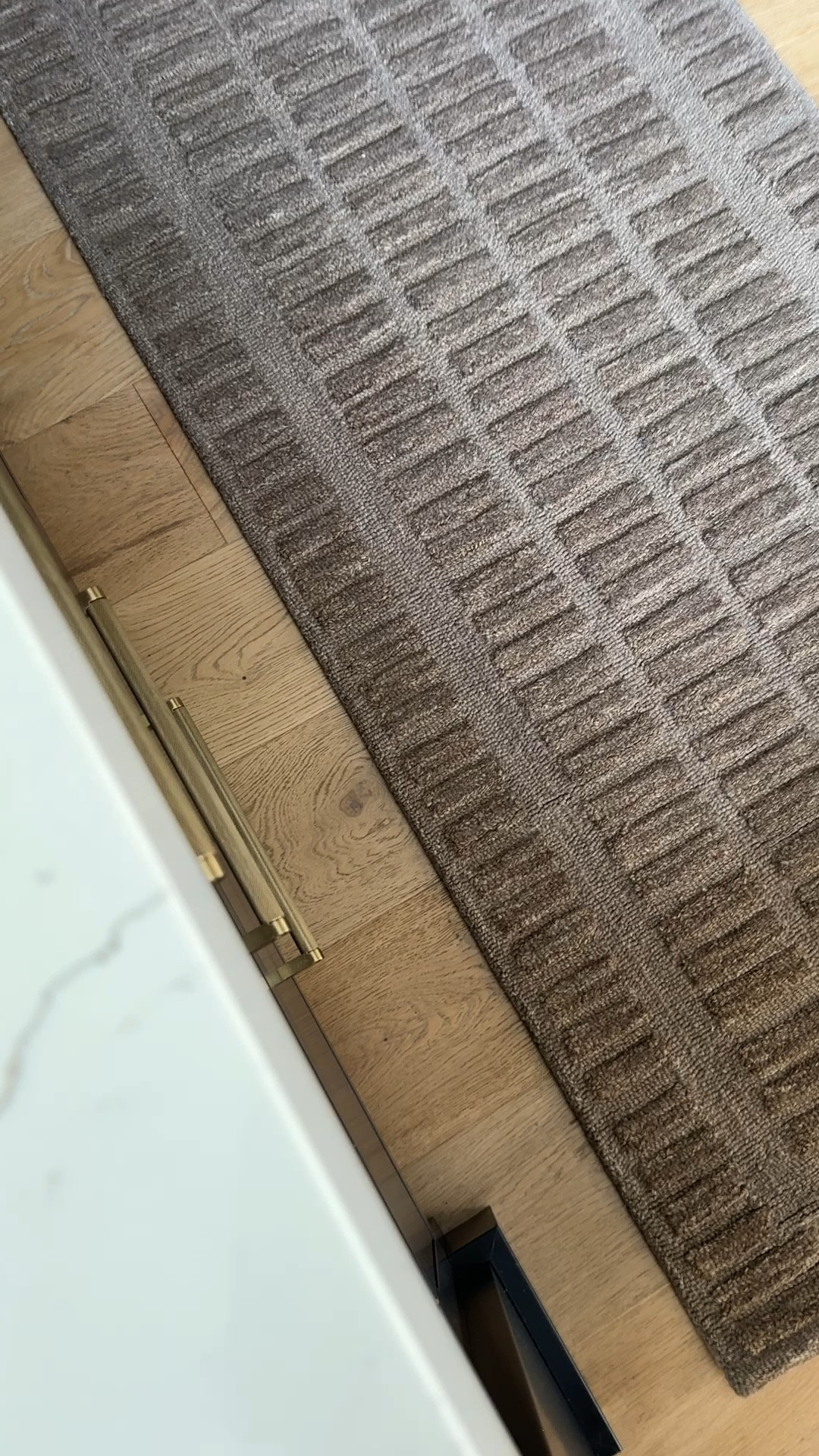 So happy with the new runner in the kitchen. The texture and color are everything.

#LTKVideo #LTKHome #LTKStyleTip