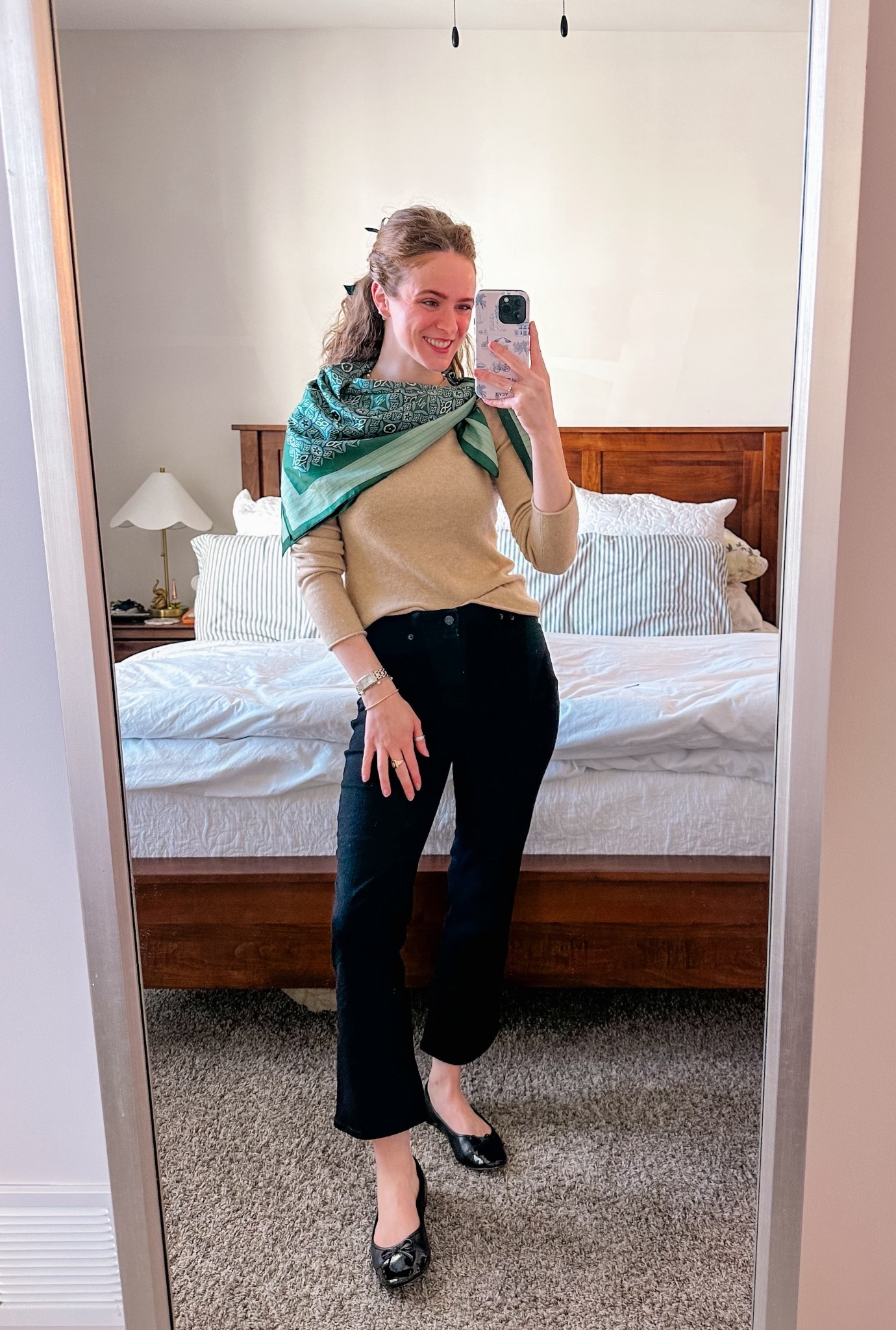 Happy Wednesday!! Threw on a cashmere sweater today to keep me warm!! 🤎

#LTKootd