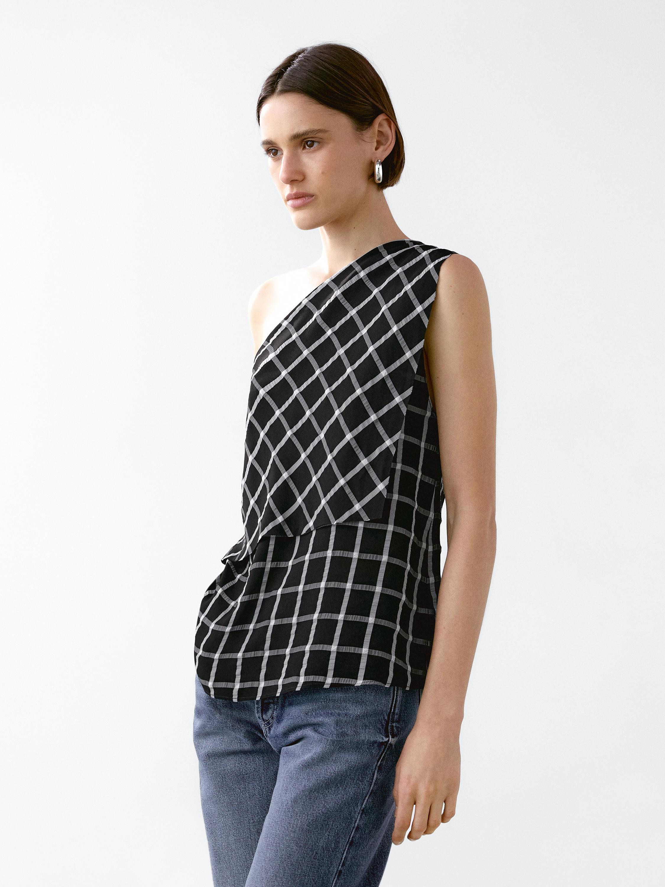 Long top made in a flowing fabric. Asymmetric neckline . Check print. | Massimo Dutti UK