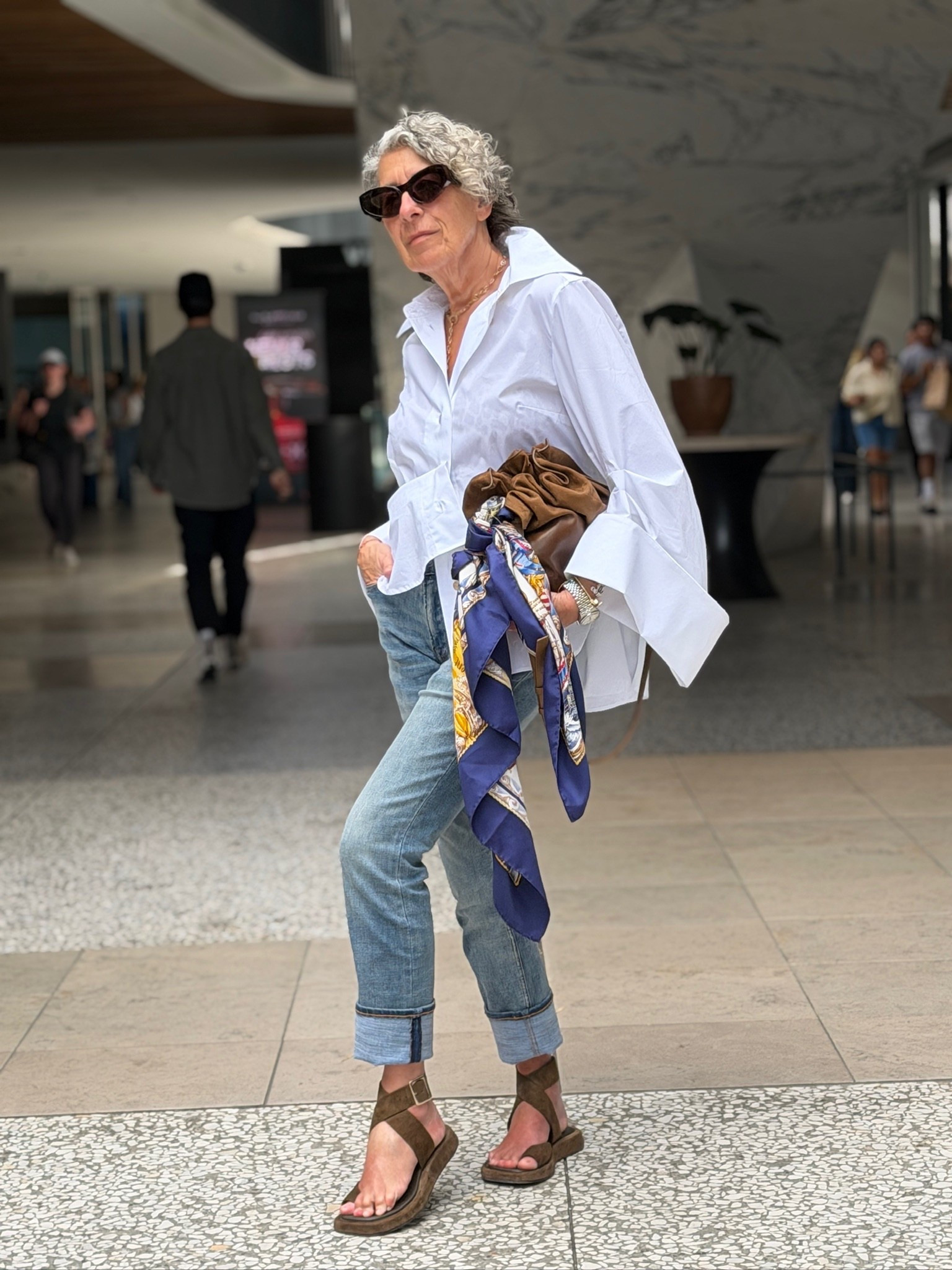 What’s in my bag at 74?

A little luxury, a little history… and a life that still edits beautifully.

Sunnies. Readers.
A 90s Prada pouch I’ll never part with.
La Mer lip balm (non-negotiable).
A spare lens, a soft moisturizer, a magnifying mirror- because details matter.
A tiny airport pouch from Cabo… bought after my wallet was stolen- and somehow better than the original.
A roll-up bag with my old brand on it… still going.
Chargers, translating AirPods… staying curious.

Nothing excessive. Nothing accidental.
Just pieces that earned their place.

Style doesn’t age-
it refines.

Be honest-
what’s the ONE thing in your bag you can’t live without? 👜🎒👛

Tell me below and have the most fabulous Friday, babes!! 💋💋

Shirt: @palmerharding 
Jeans: @oldnavy Men’s
Bag: @loewe 
Scarf: @hermes 

#whatsinmybag #styleover50 #lastyle