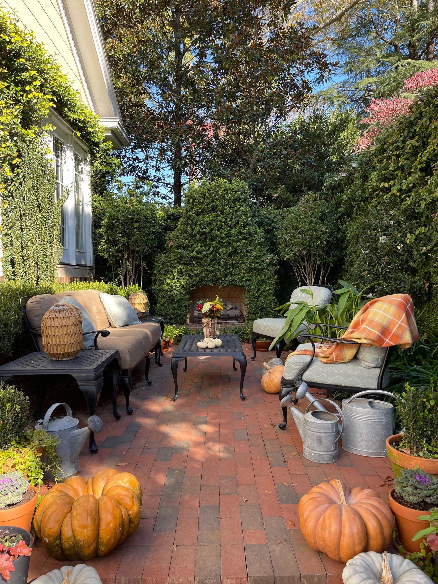 Autumn in the courtyard 🍁🍂

#LTKhome #LTKstyletip #LTKfindsunder100