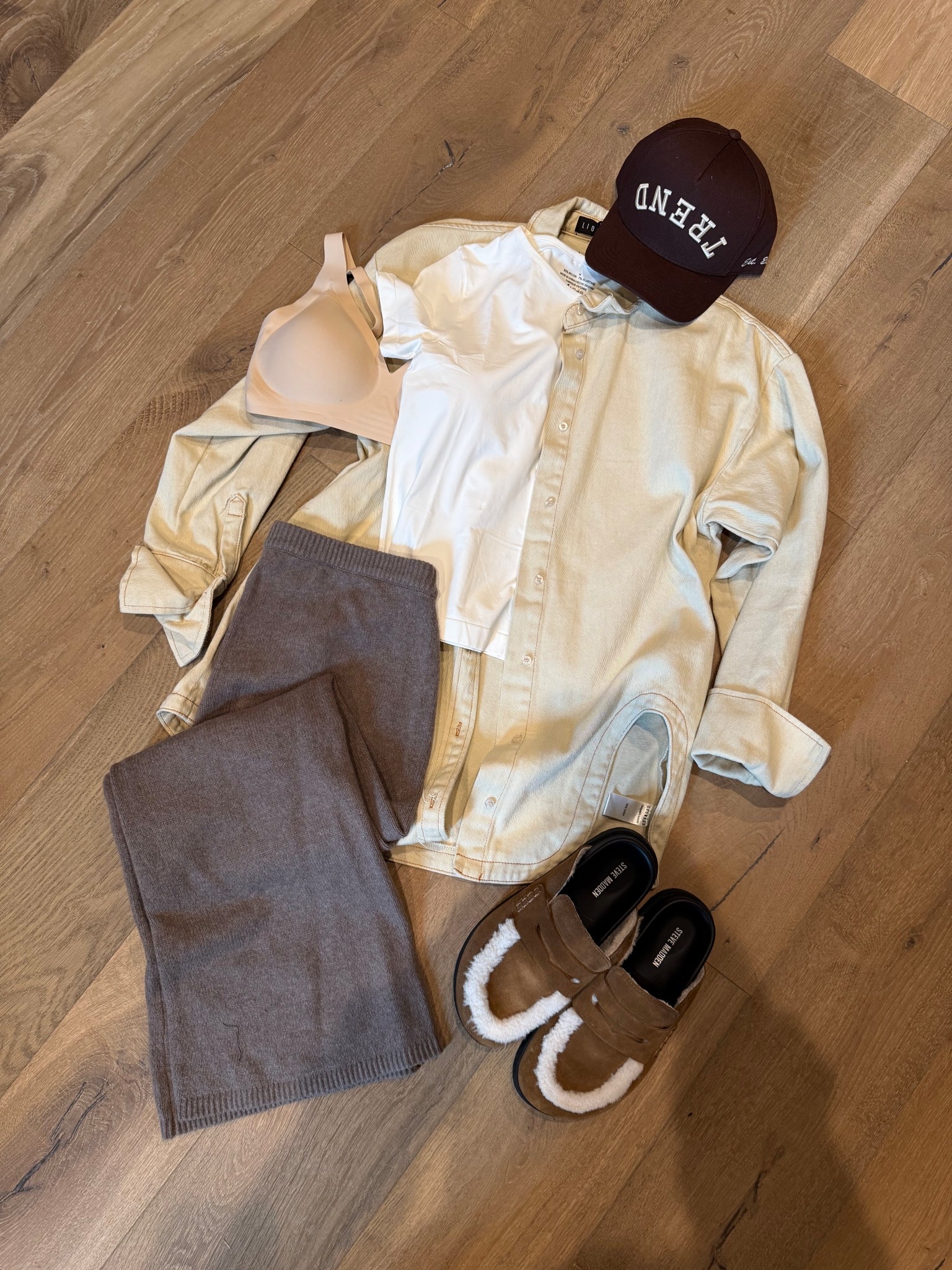 The Oeak bra and top combo is so flatteringg. Perfect for everyday! 

Dressupbuttercup.com #dressupbuttercup #dederaad


#LTKmomlife #LTKootd #LTKgrwm