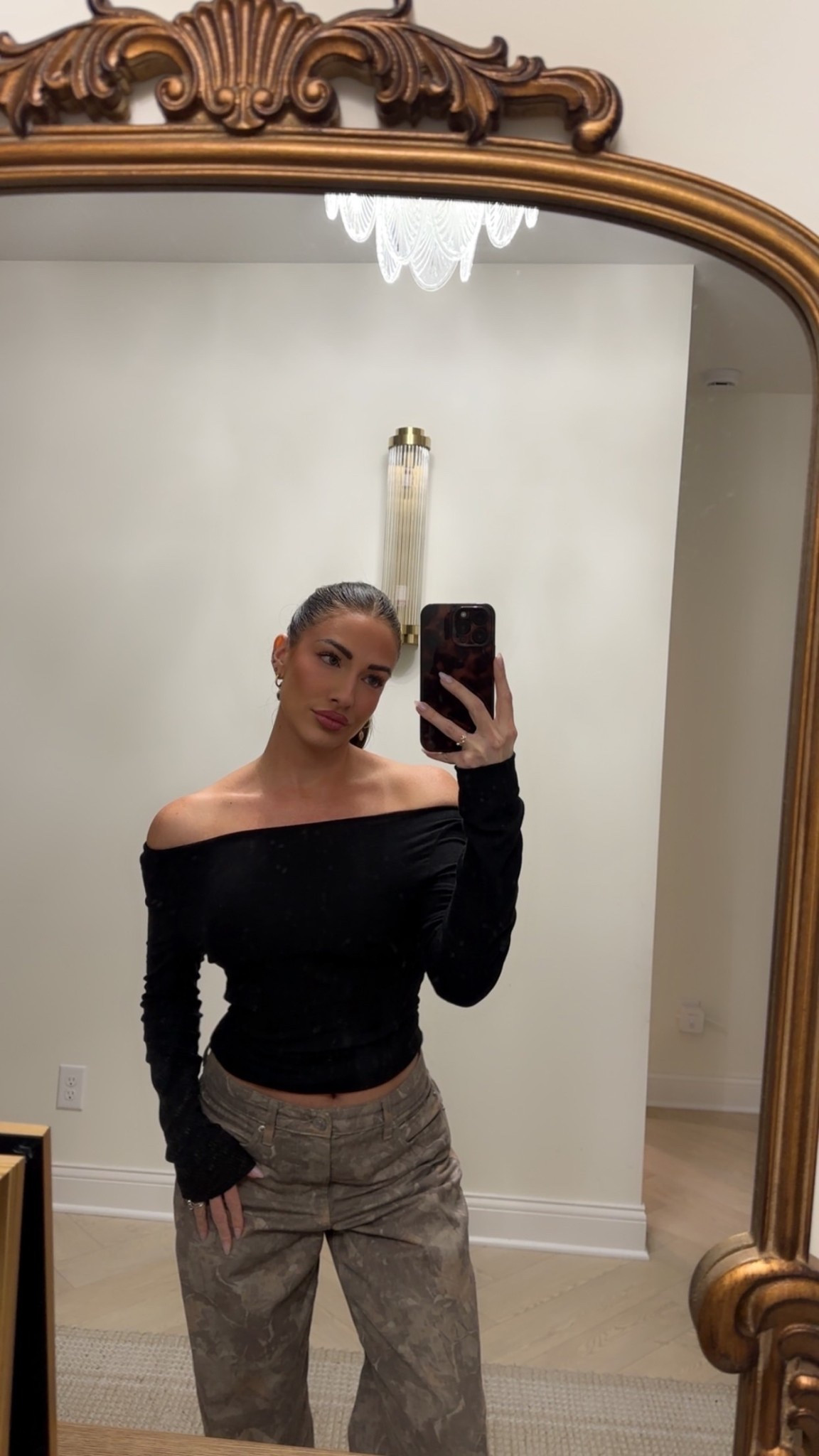 Basic but never boring🤌🏼 easy fit for everyday or night out! Wearing small top, size 1 jeans.

#LTKFindsUnder100 #LTKFindsUnder50