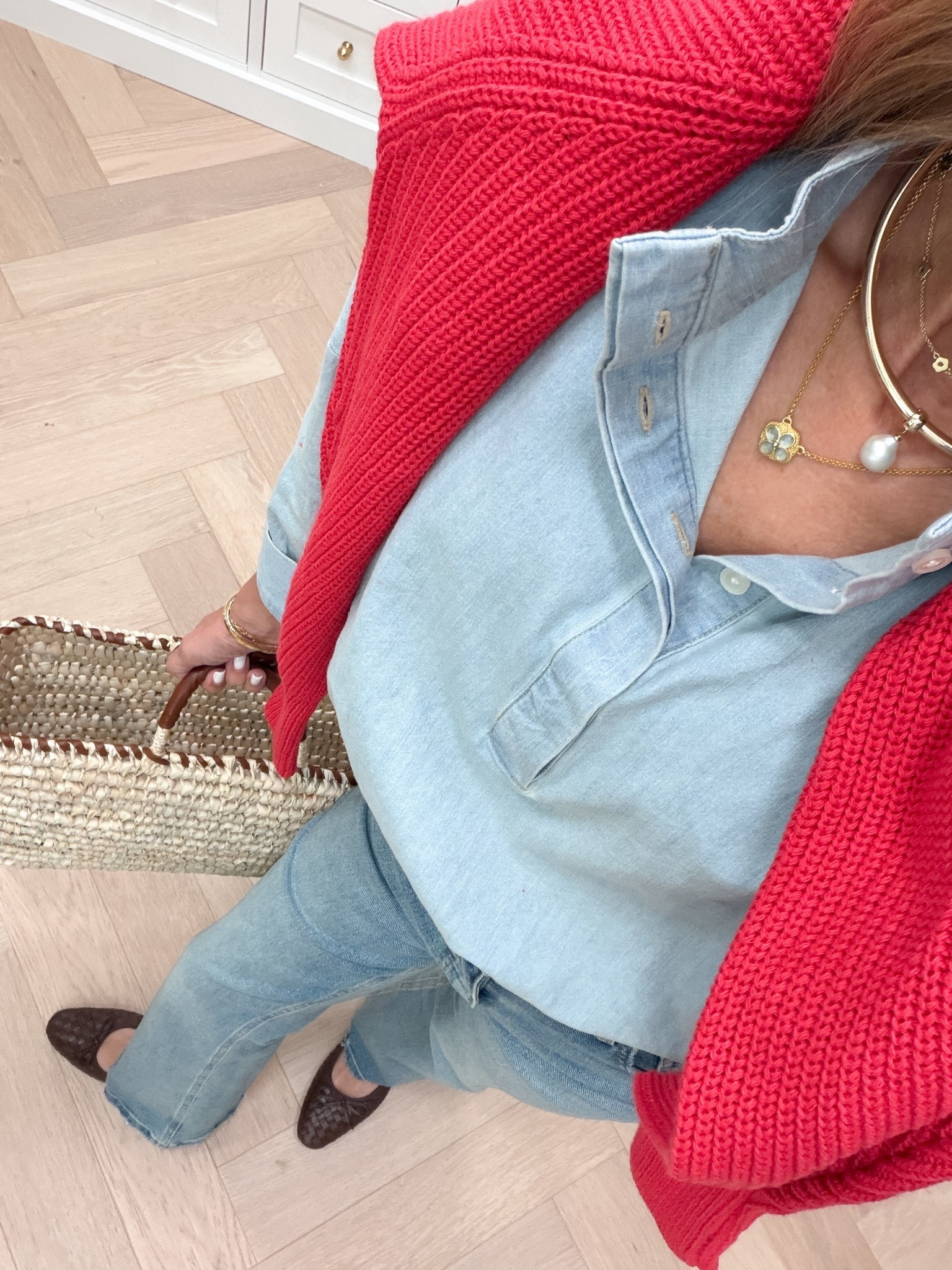 -A favorite top reg small size. Available in petite now 
-jeans for perfectly, a travel jean TTS 
-woven tote! 
-flats TTS 

#LTKootd #LTKOver40