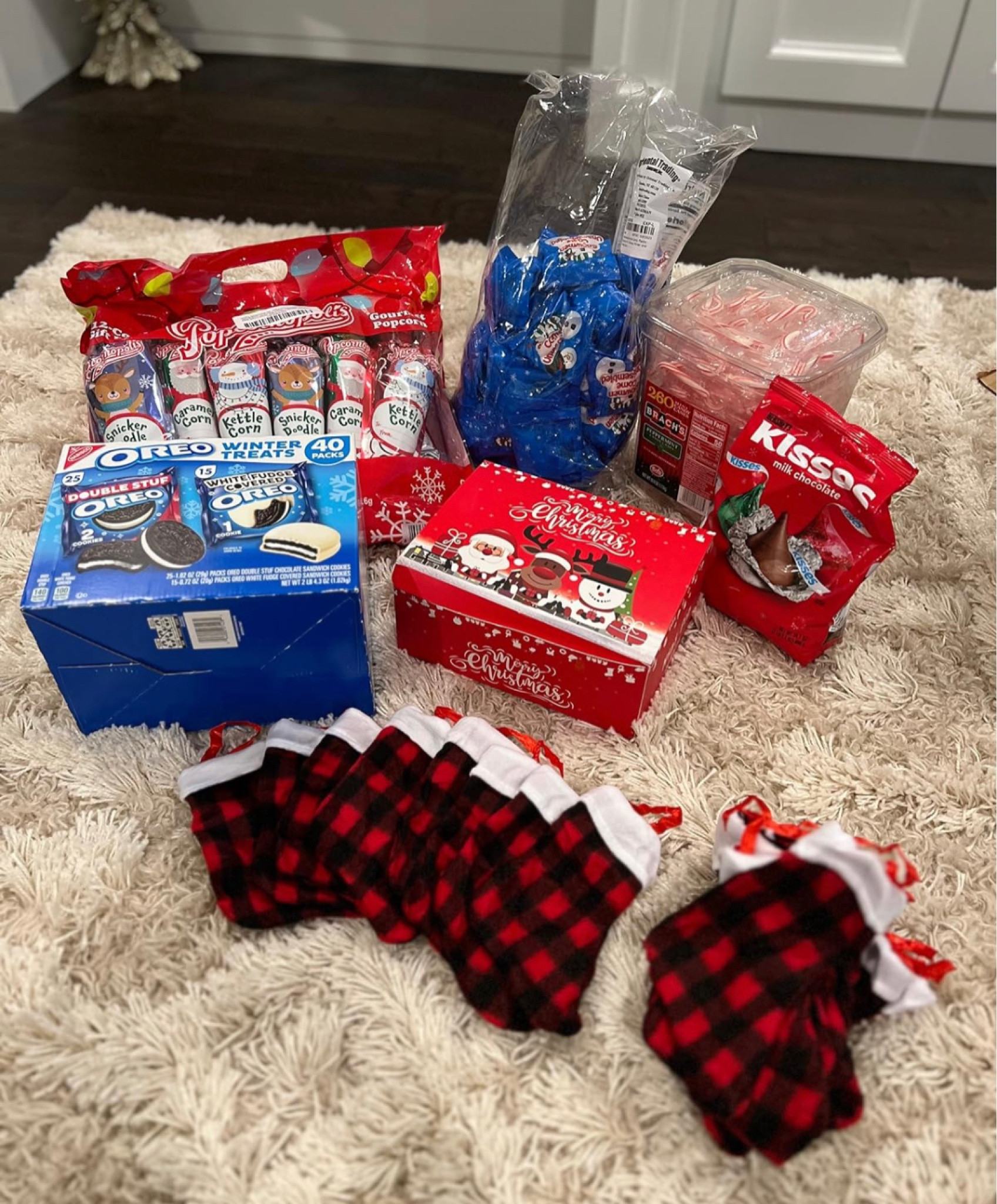 Christmas Goodie Bag ideas for classrooms!

#amazon #goodybags #holidaytreats 

#LTKkids #LTKGiftGuide #LTKHoliday