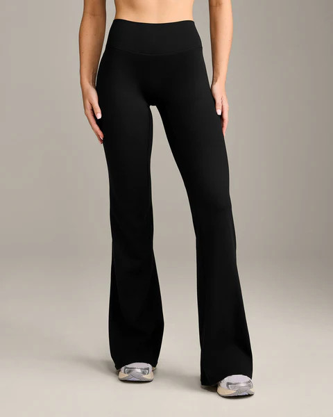 SoftMotion™ Flared Bottoms with Gray Logo 
 Black | Oner Active (UK / US)