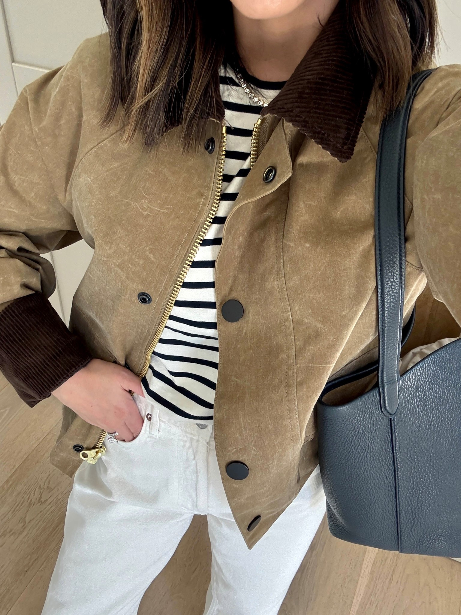 Classic spring outfit idea. Love this waxed jacket! 

Alex Mill Jaket xs
Kule tee medium
Levi's Rib Cage Ankle straight jeans 25
Loeffler Randall Leonie flats 5.5
The Row Tote Small
Celine sunglasses

Spring outfits 2026, white jeans, petite style 