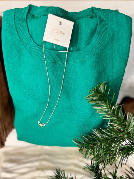 The cutest little bow necklace that would be a nice compliment to all of your holiday outfits!

Plus it’s 1/2 off!

#LTKfindsunder50 #LTKHoliday #LTKsalealert
