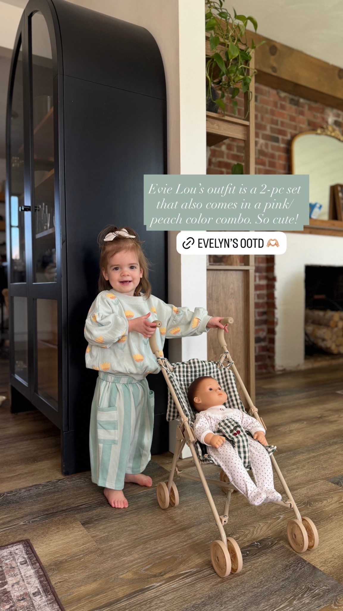 Evie Lou’s outfit is a 2-pc set that also comes in a pink/peach color combo. So cute!