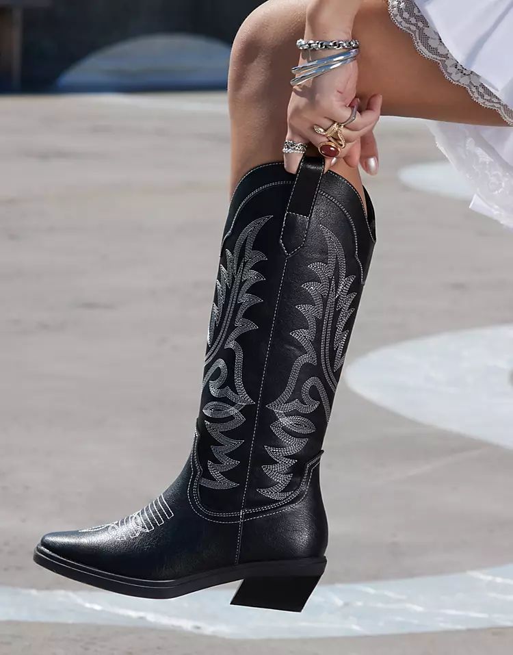 ASOS DESIGN – Andi – Flache, kniehohe Stiefel im Western-Stil in Schwarz  | ASOS | ASOS (Global)