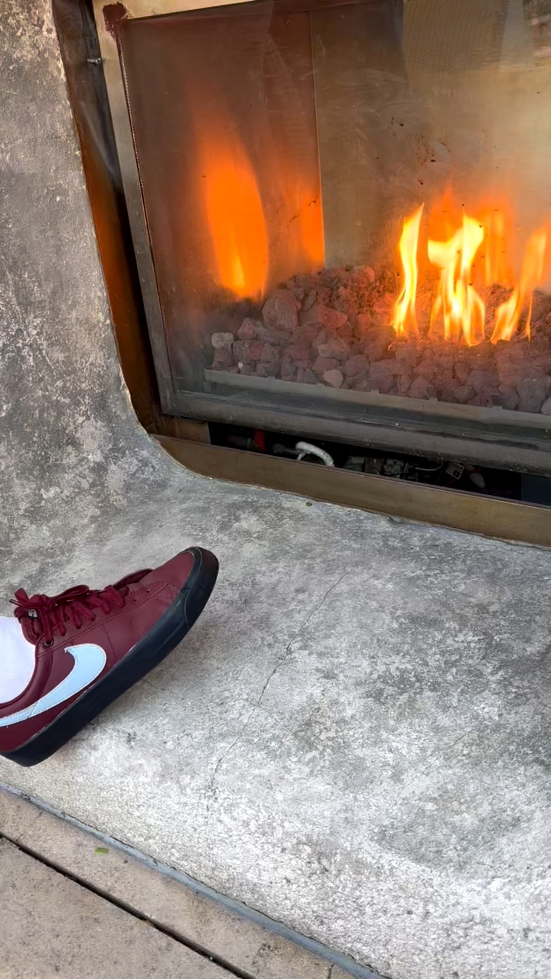 Super Bowl watch party by the fireplace — warm firelight, good company, and the perfect spot to kick back in your favorite sneakers. 🏈🔥✨


#superbowlwatchparty #fireplace #sneakers #cozyliving #gamedayvibes #athomeentertaining #weekendchill #homeeditorial #comfortablestyle

#LTKHome #LTKActive #LTKfitnessgoals