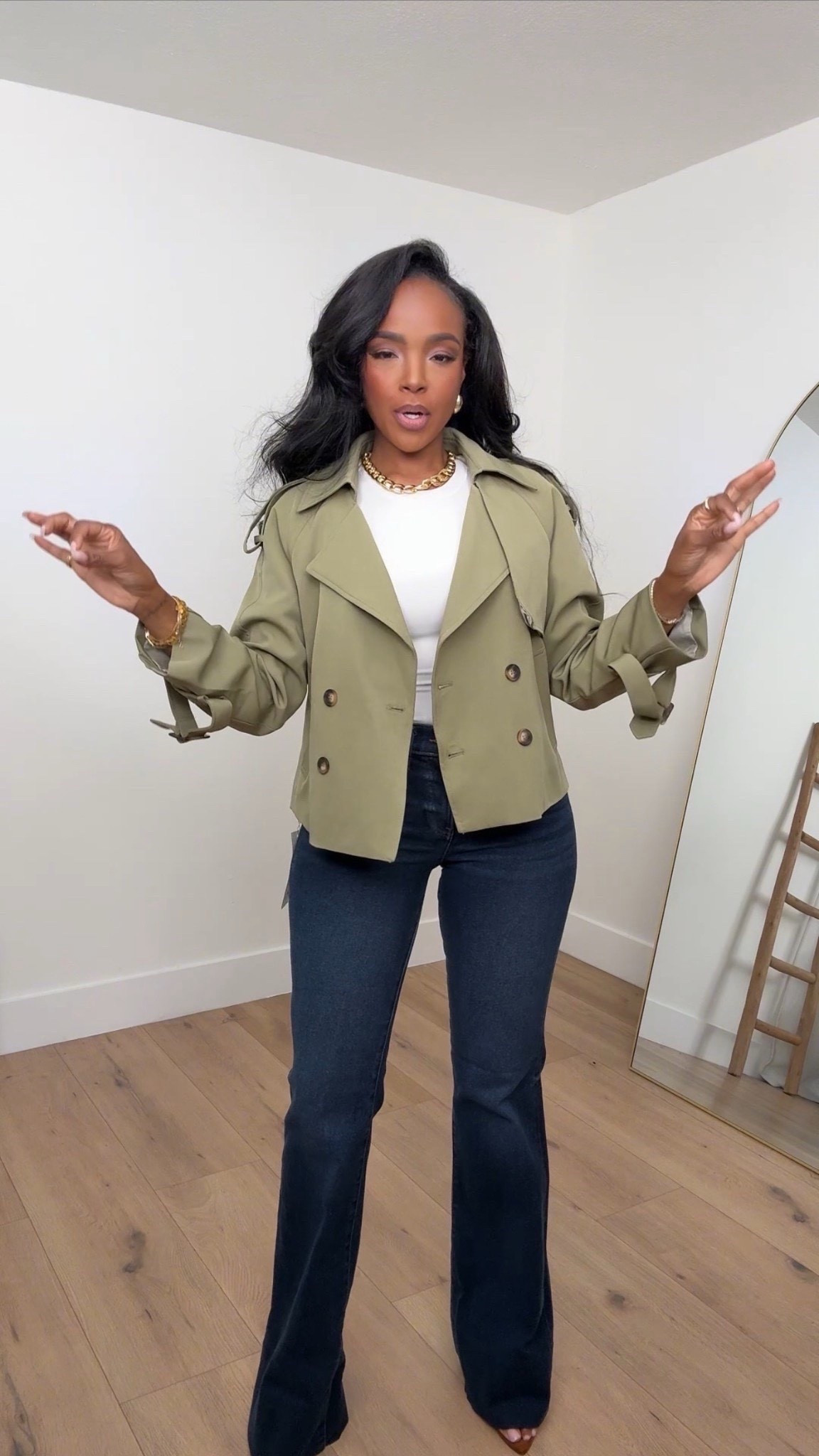 A timeless combo with a modern twist — this cropped trench instantly elevates your favorite jeans and tee. Effortless, structured, and perfect for winter layering when you want warmth and polish.

Perfect for casual winter outings, everyday errands, and elevated cold-weather style.

📏 Sizing: Small
Height — 5’4” | 138 lbs | Bust — 34D | Waist — 27” | Hips — 40” | Jeans/Pants — 27 Long or 4 Long

Everything linked below for easy shopping✨

cropped trench outfit, winter jacket trends, neutral winter look, elevated casual outfit, dark denim winter style, minimal chic outfit, capsule wardrobe essentials, classic layering pieces, modern trench coat outfit, everyday winter fashion

Follow me on Instagram and YouTube @kirasfashionfinds

#LTKPetite #LTKootd #LTKgrwm