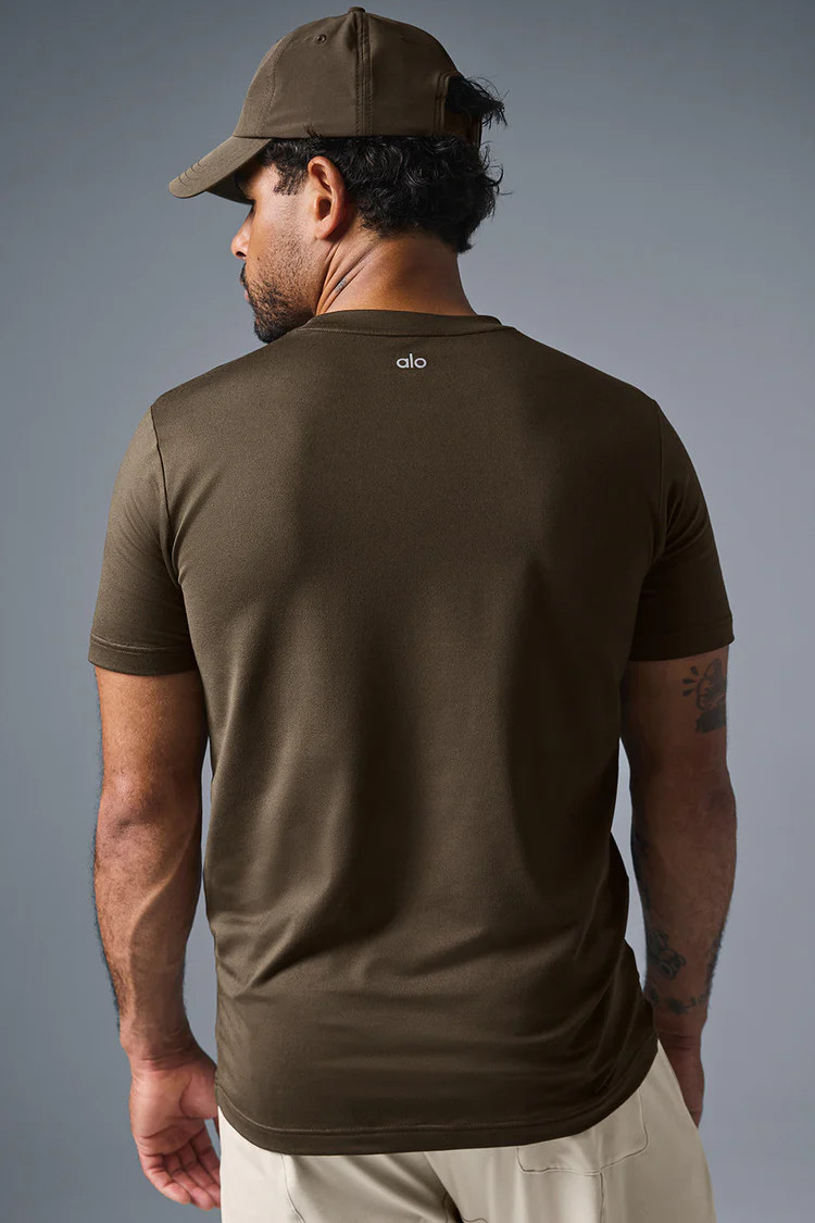 Conquer Reform Crewneck Short Sleeve | Alo Yoga (US)