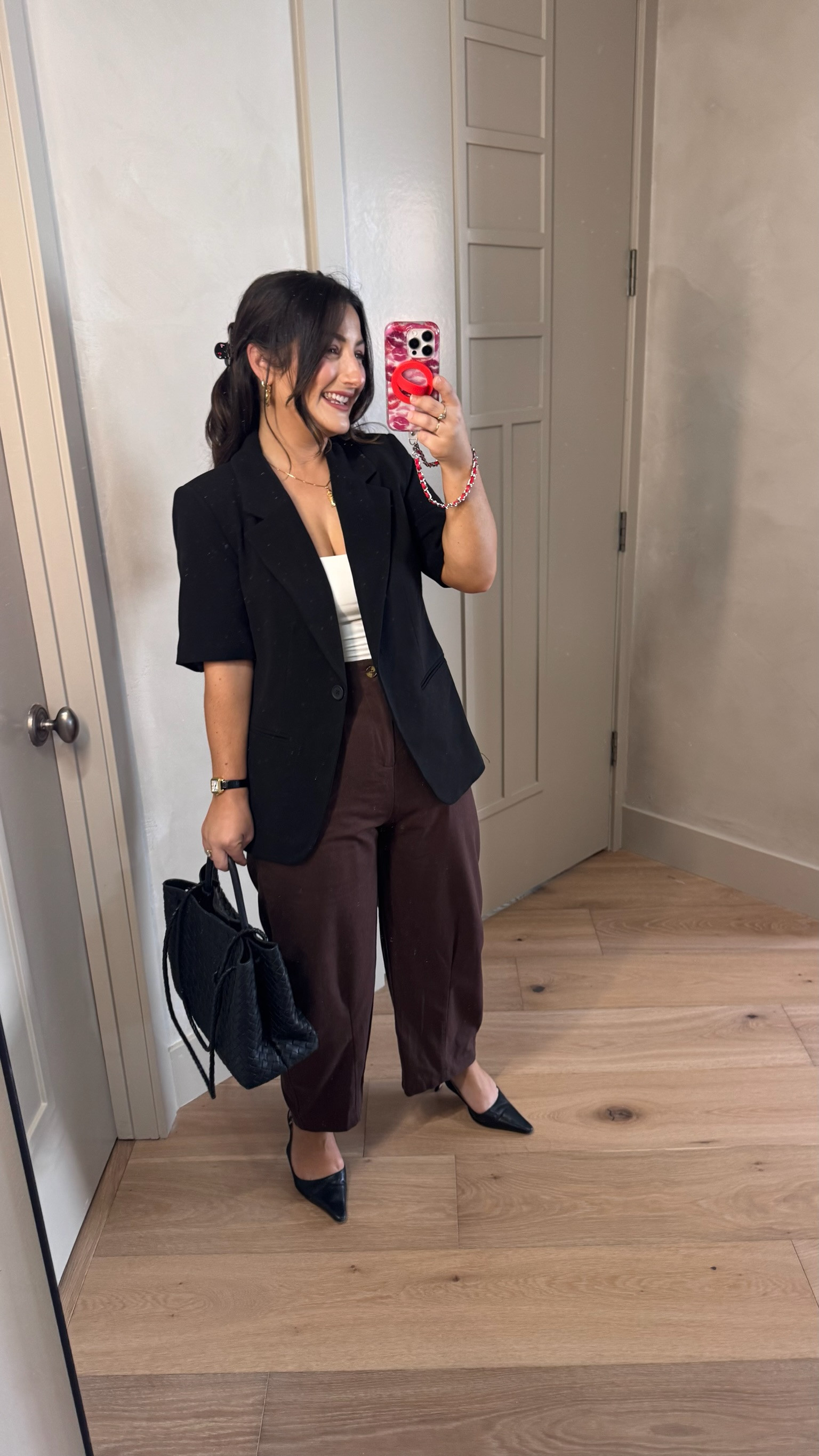 Obsessed with this outfit!!!

Short sleeve blazer size small 
Tank size small 
Linen Pants size small 

5'0" 140lbs
Petite friendly 

 

#LTKootd #LTKPetite #LTKWorkwear