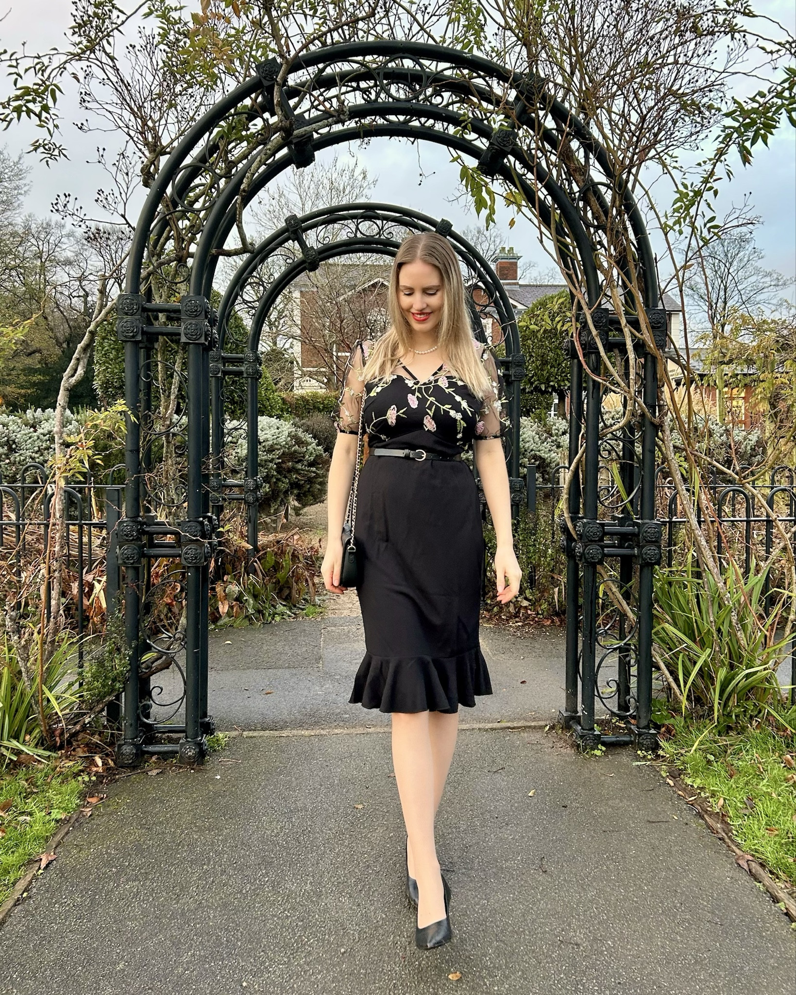 The best makeup any girl can wear is a smile 🌿🌸🎼

Dress by @jjshouseofficial @jjshouse.uk AD Discount code loretta2710 for 10% off ✨

#jjshouse #eveningdress #gown #fashionblogger #fashionstyle #styleinspiration #outfitinspiration #fashion #style #autumn #autumnfashion #autumnstyle #autumnvibes #vintage #vintagefashion #vintagestyle #vintageaesthetic #vintageoutfit #parisian #parisianstyle #retro #retrofashion #nature #自然 #时尚

#LTKdresses #LTKwinter #LTKstyletip