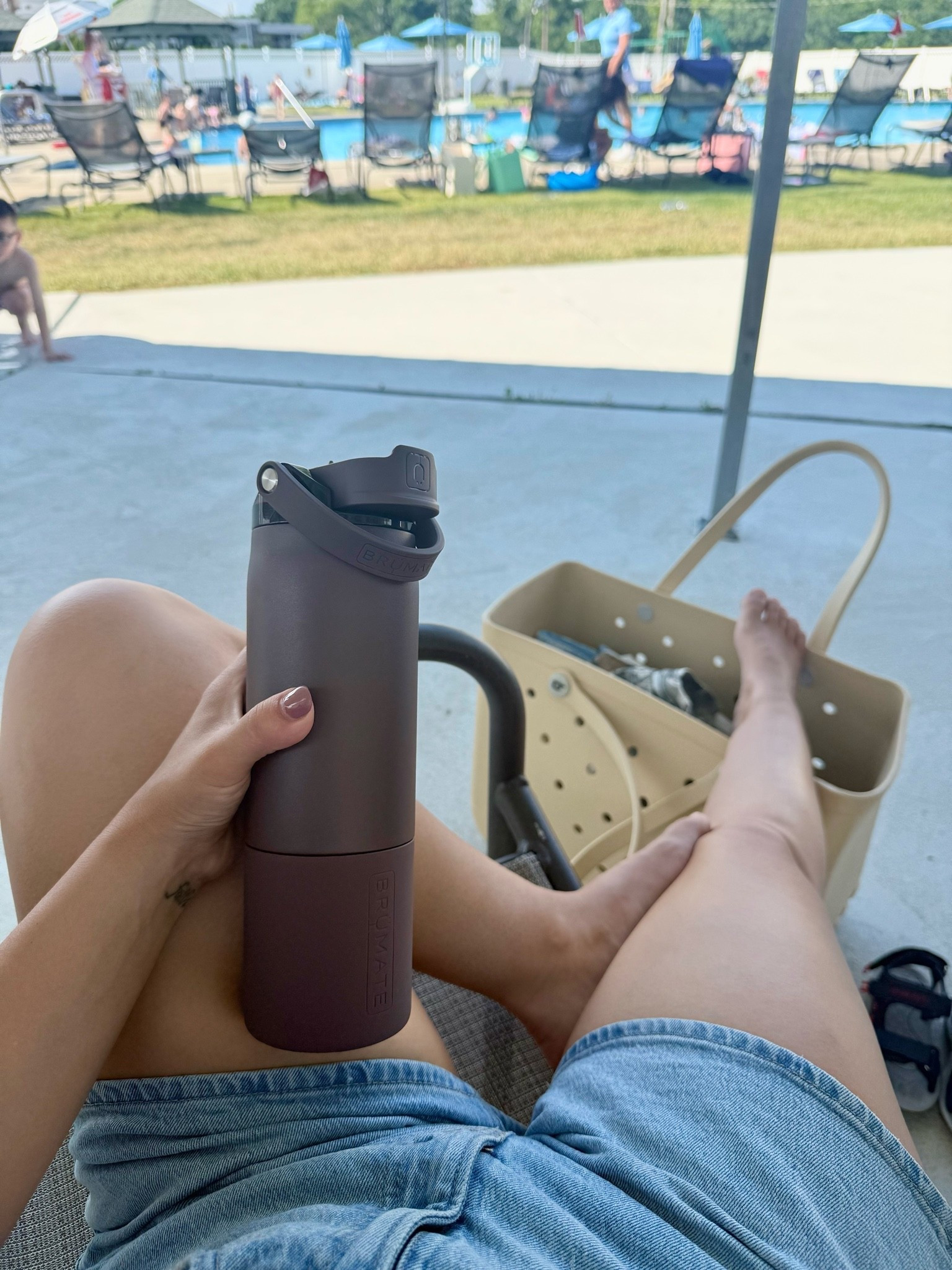 Perfect size water bottle, another great leakproof product from Brumate which is my go-to! Also comes in a larger 35oz option.

#GIFTEDBYBRUMATE
#ad #sponsored

#LTKTravel #LTKSeasonal #LTKmomlife