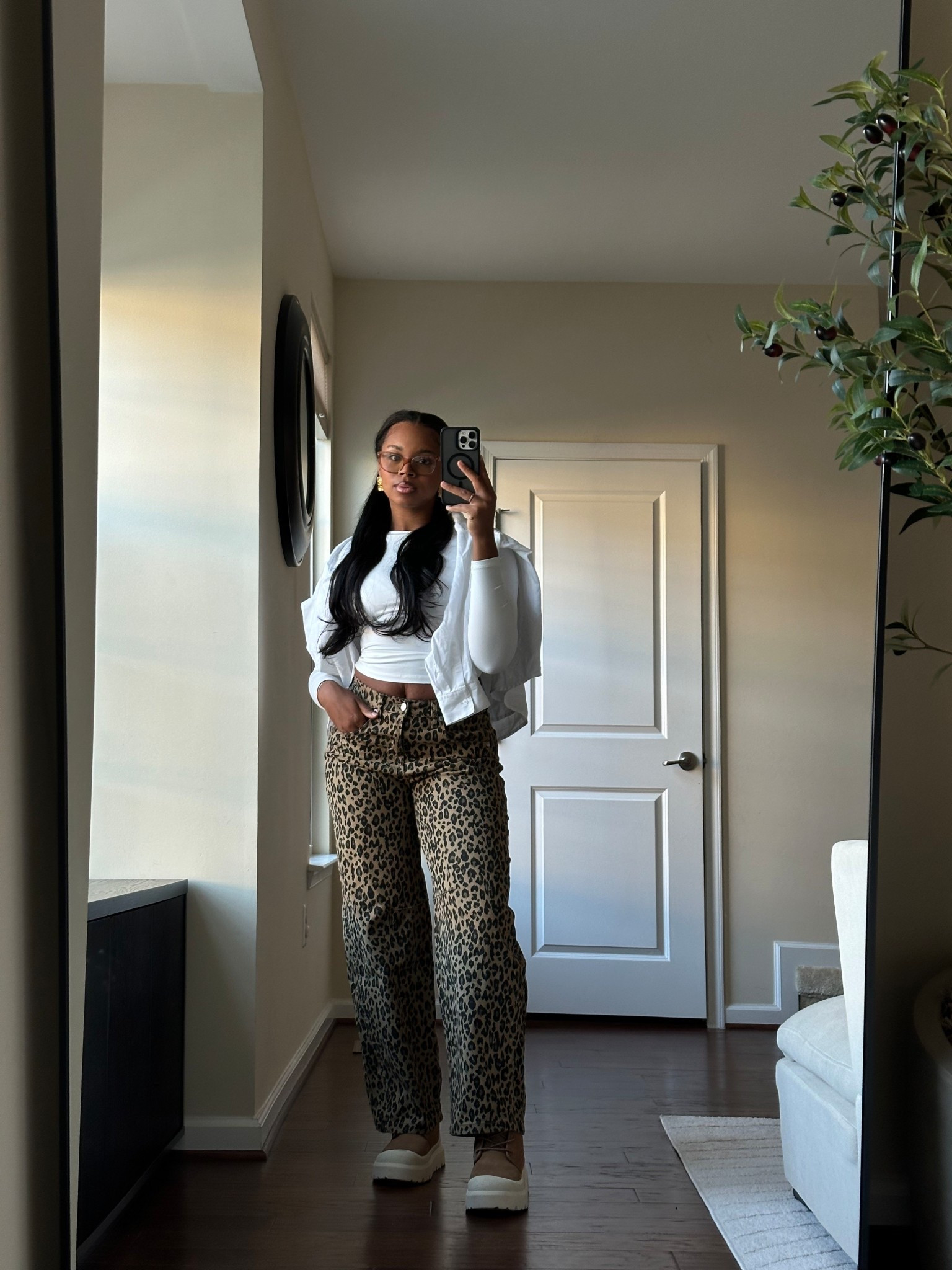 Size reference: 

Top - SMALL 
Button up - LARGE 
BOTTOMS - 7 
Shoes - 10 women 


#LTKSaleAlert #LTKStyleTip #LTKFindsUnder50