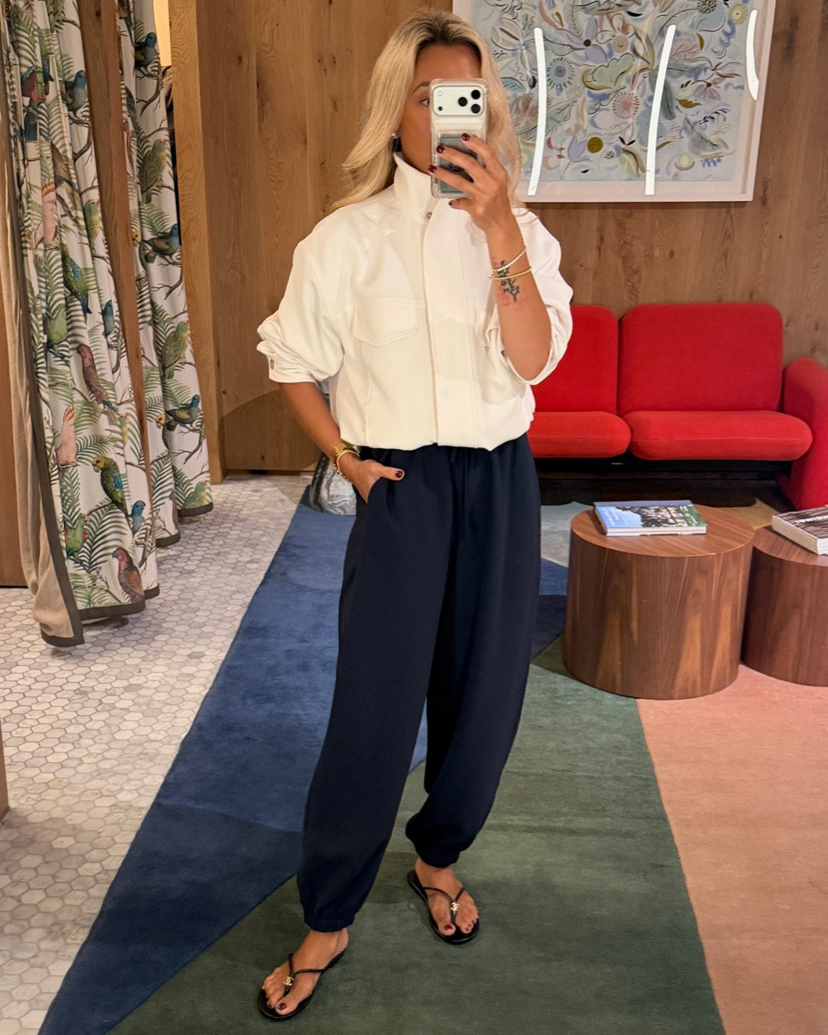 Never thought I’d wear balloon pants. Didn’t buy but kind of cute! Xxs in’ both.

#LTKPetite #LTKSeasonal #LTKWorkwear