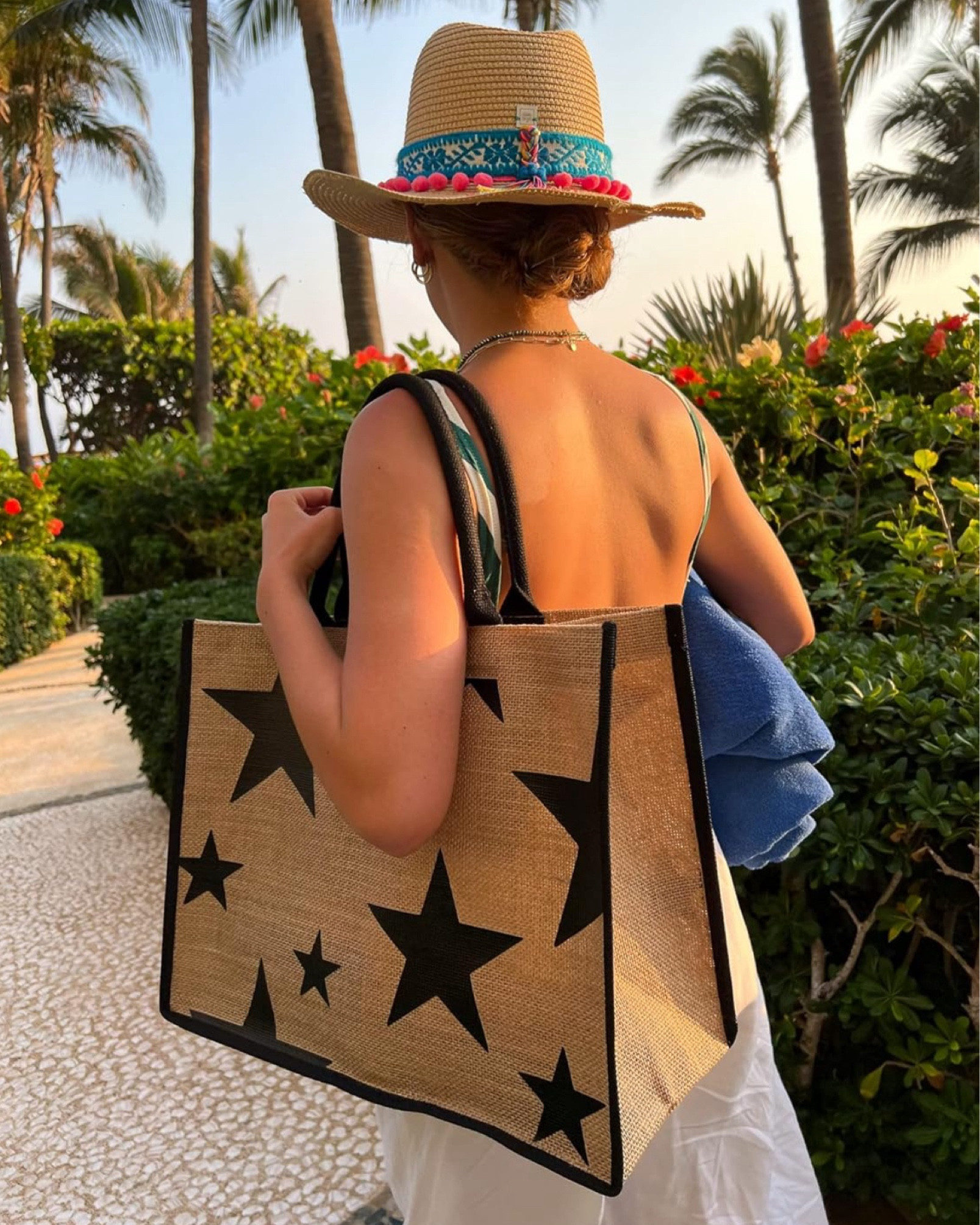 With summer here & vacations happening, I figured I’d put together some of my 2024 must haves! From Jute Bags, to store your cold drinks & keep them that way, to waterproof bags, iPhone covers, clothing & more! Make sure to check out my ‘Summer’ product collection for the rest of my faves!💫

#LTKstyletip #LTKsummer #LTKcanada