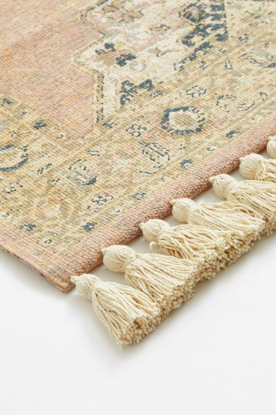 Patterned Rug with Fringe - Powder pink/patterned - Home All | H&M US | H&M (US + CA)