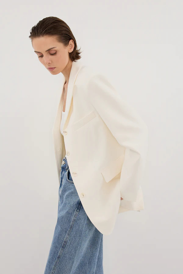 LIV CREAM BOYFRIEND BLAZER | DISSH