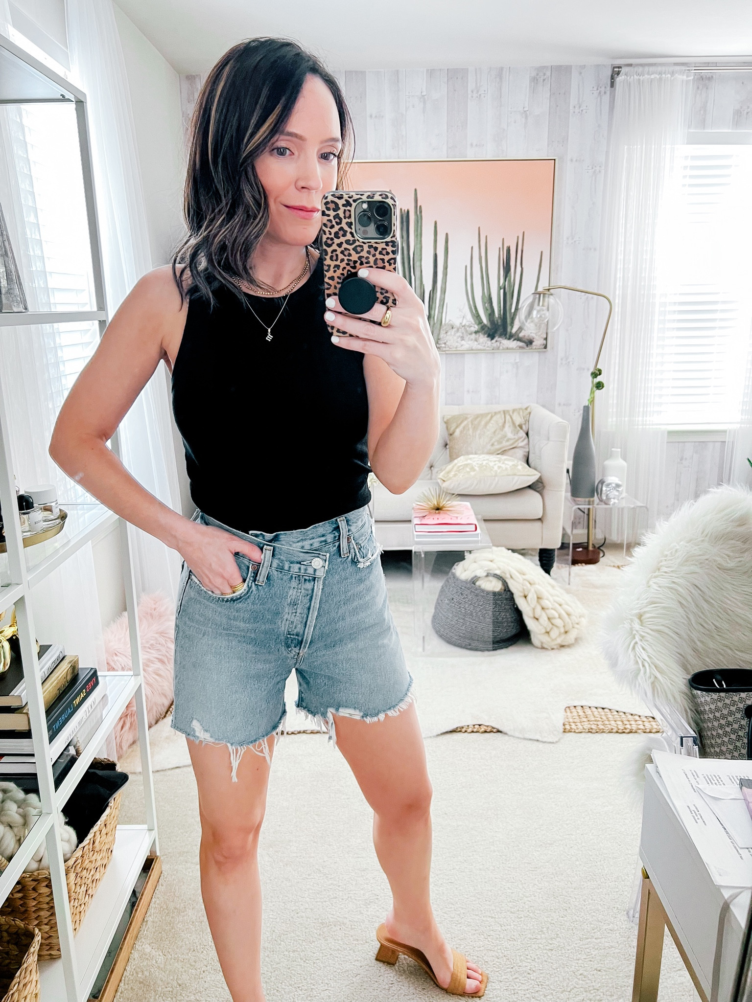 Agolde criss cross shorts 

#LTKstyletip