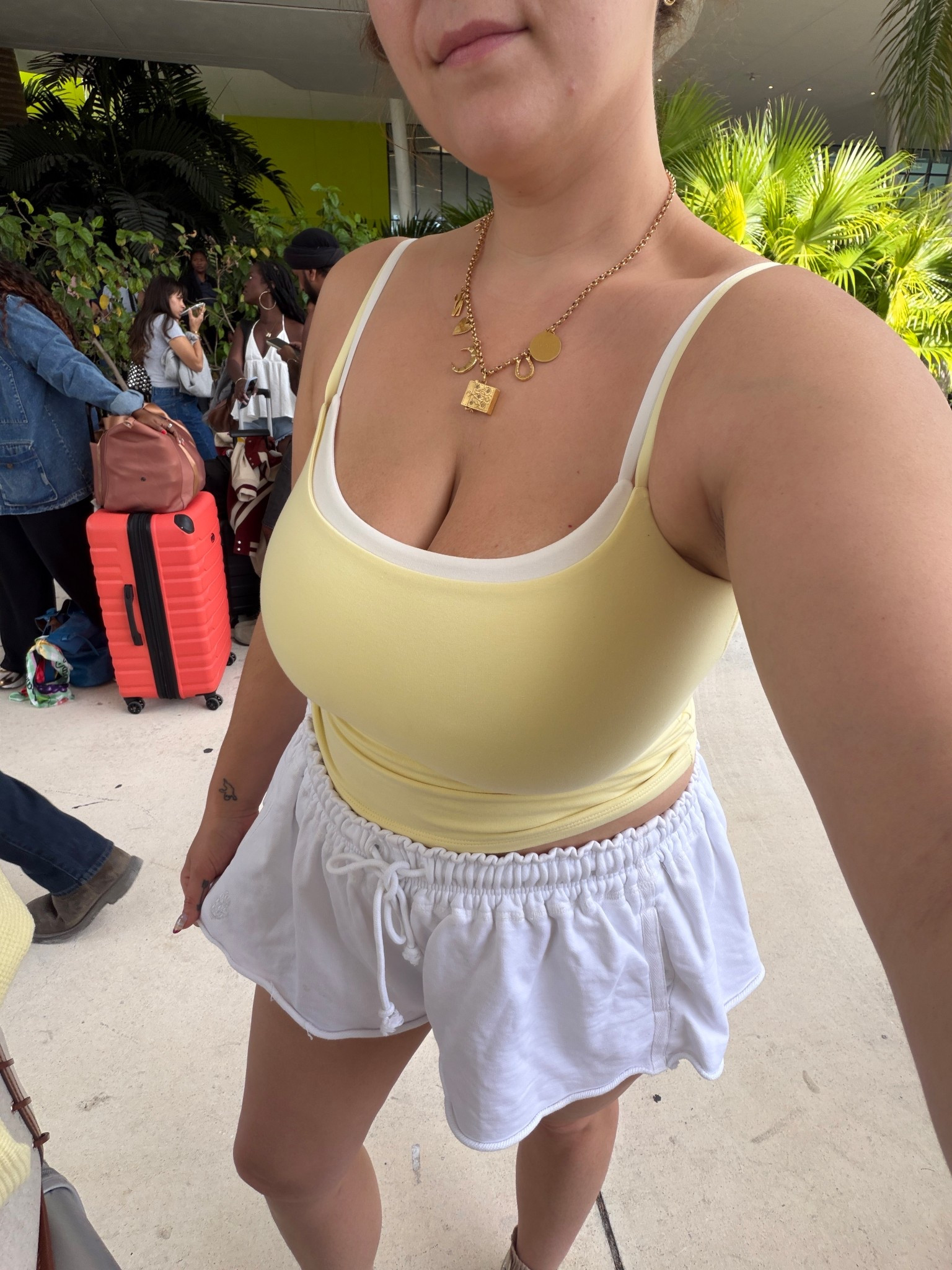 Abercrombie double layered bra free top

FP movement white shorts

#LTKfitnessgoals #LTKmorningroutine #LTKMidsize