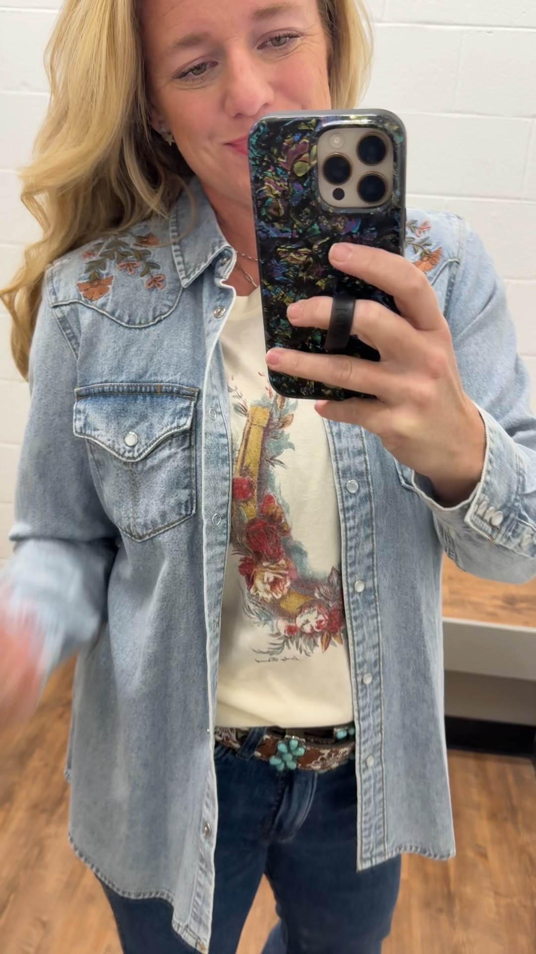 Western Fashion: Denim Too with a western Cowgirl graphic tee! 


#LTKFindsUnder100 #LTKFindsUnder50 #LTKStyleTip