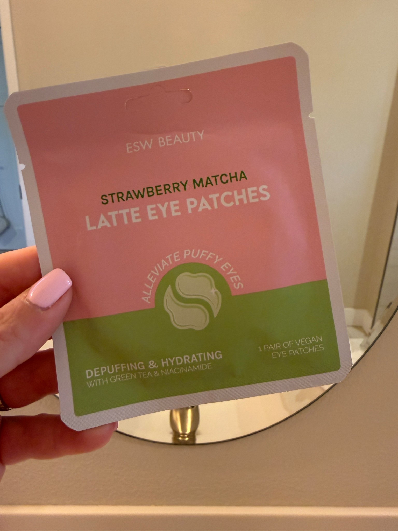 Tried these this morning and WOW — instant depuff + glow! ✨
Strawberry Matcha Latte Eye Patches 🍓💚
So hydrating, soothing, and perfect for a self-care stocking stuffer!

#LTKFindsUnder50 #LTKBeauty #LTKGiftGuide