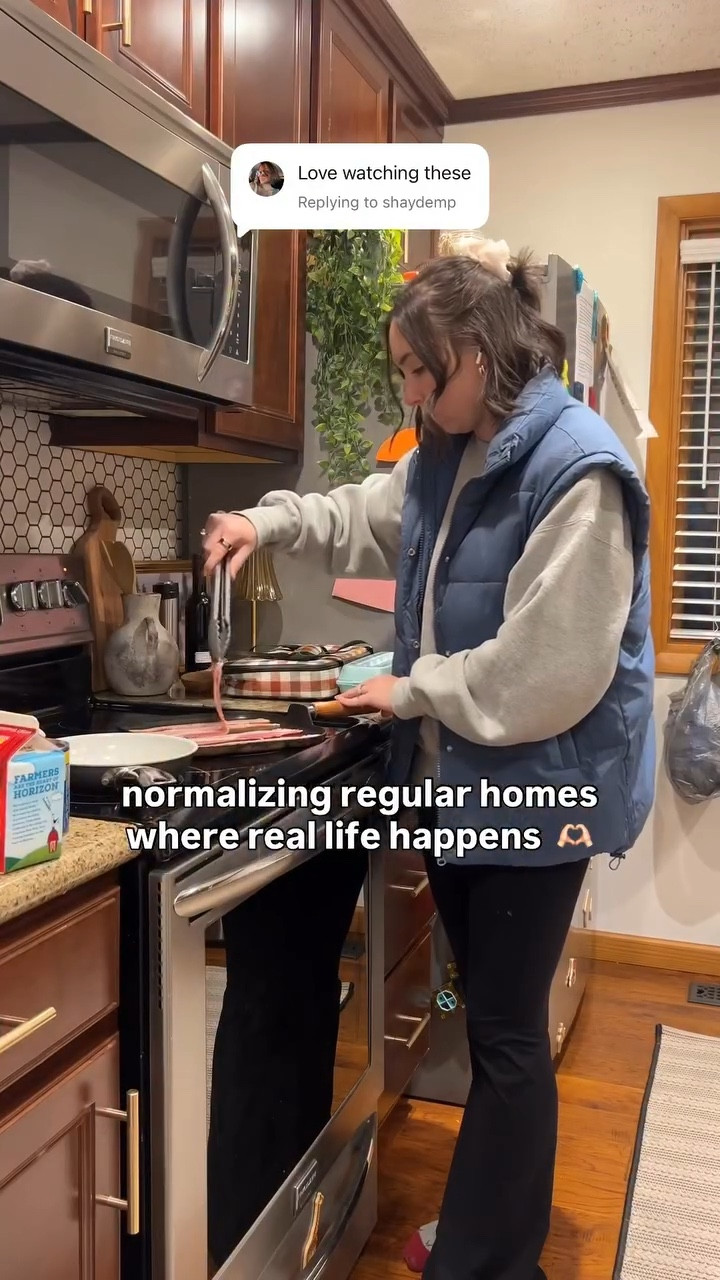 Cozy + chaotic + full of love 🥹🥰
Wouldn’t trade this “regular life” for anything!!