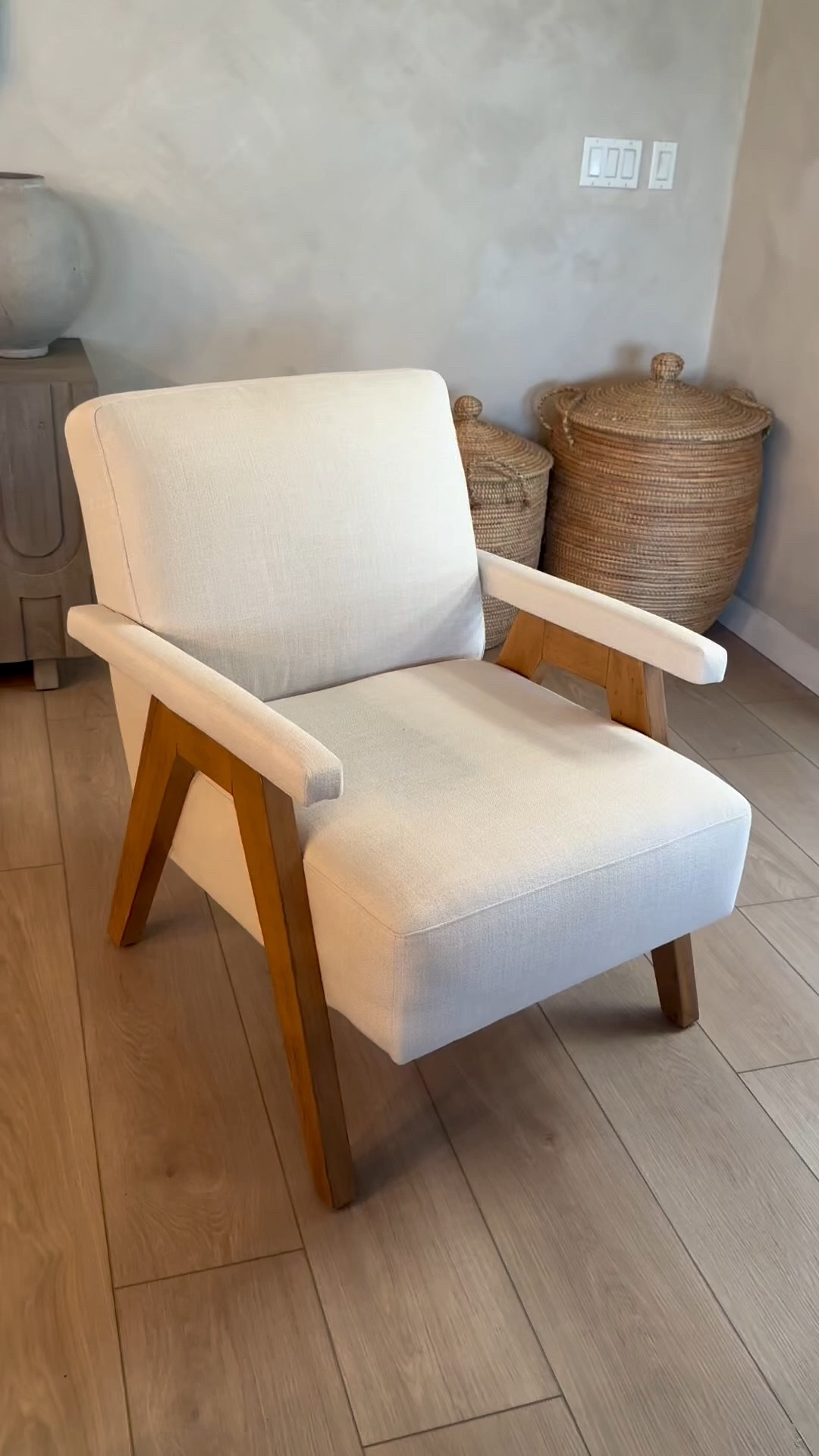 So impressed with this @walmart accent chair!!! It feels and looks very high end! We’ve had for over a year & it’s easy to keep clean too! 🙌🏻 #walmart #walmartpartner 