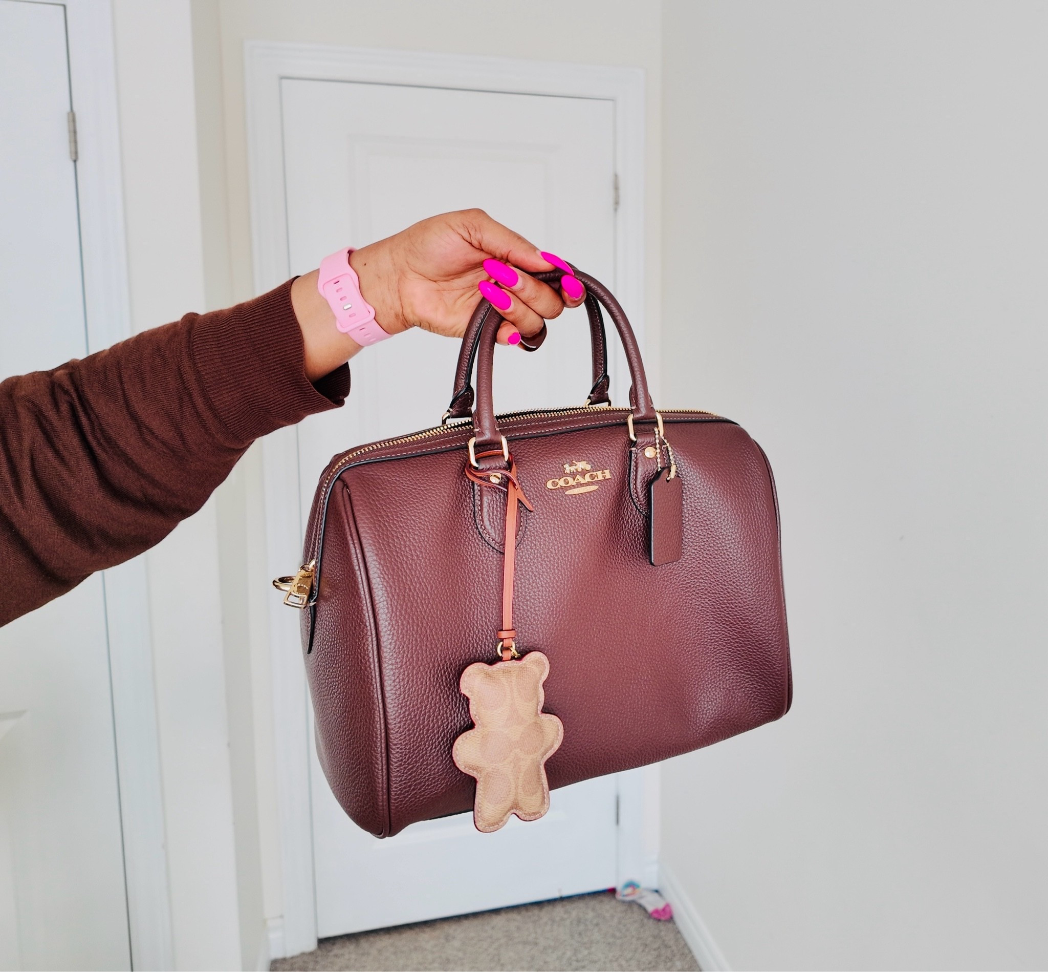 The softest squishiest and slouchiest bag ever in my collection. It’s my first slouchiest piece ever 🤎 and the colour is perfection!

#LTKworkwear #LTKbag #LTKstyletip