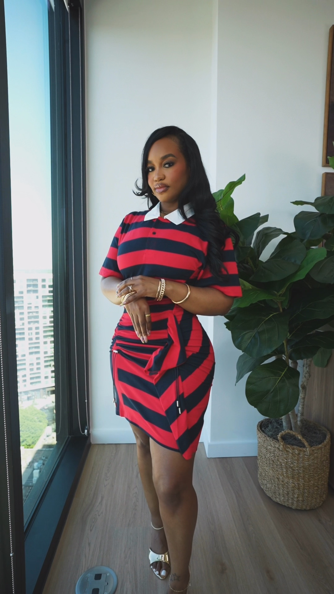 Dinner → drinks kind of Ootd dress from @Urban Revivo 🍸🖤
Wearing a medium and love how the adjustable front lets you customize the fit. The stripes + mini length give it that perfect night out vibe—paired mine with a white bag and gold mules.

Perfect for dinner dates, girls night, vacation nights, and stepping out this spring/summer 2026 ✨

#LTKFestival #LTKootd #LTKPetite