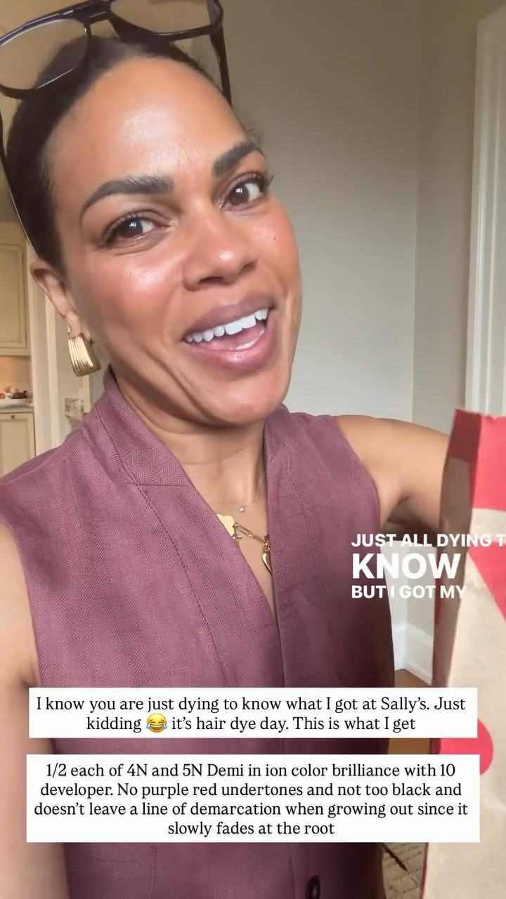 I know you are just dying to know what I got at Sally's. Just kidding😂
it's hair dye day. This is what I get
1/2 each of 4N and 5N Demi in ion color brilliance with 10 developer. No purple red undertones and not too black and doesn't leave a line of demarcation when growing out since it slowly fades at the root