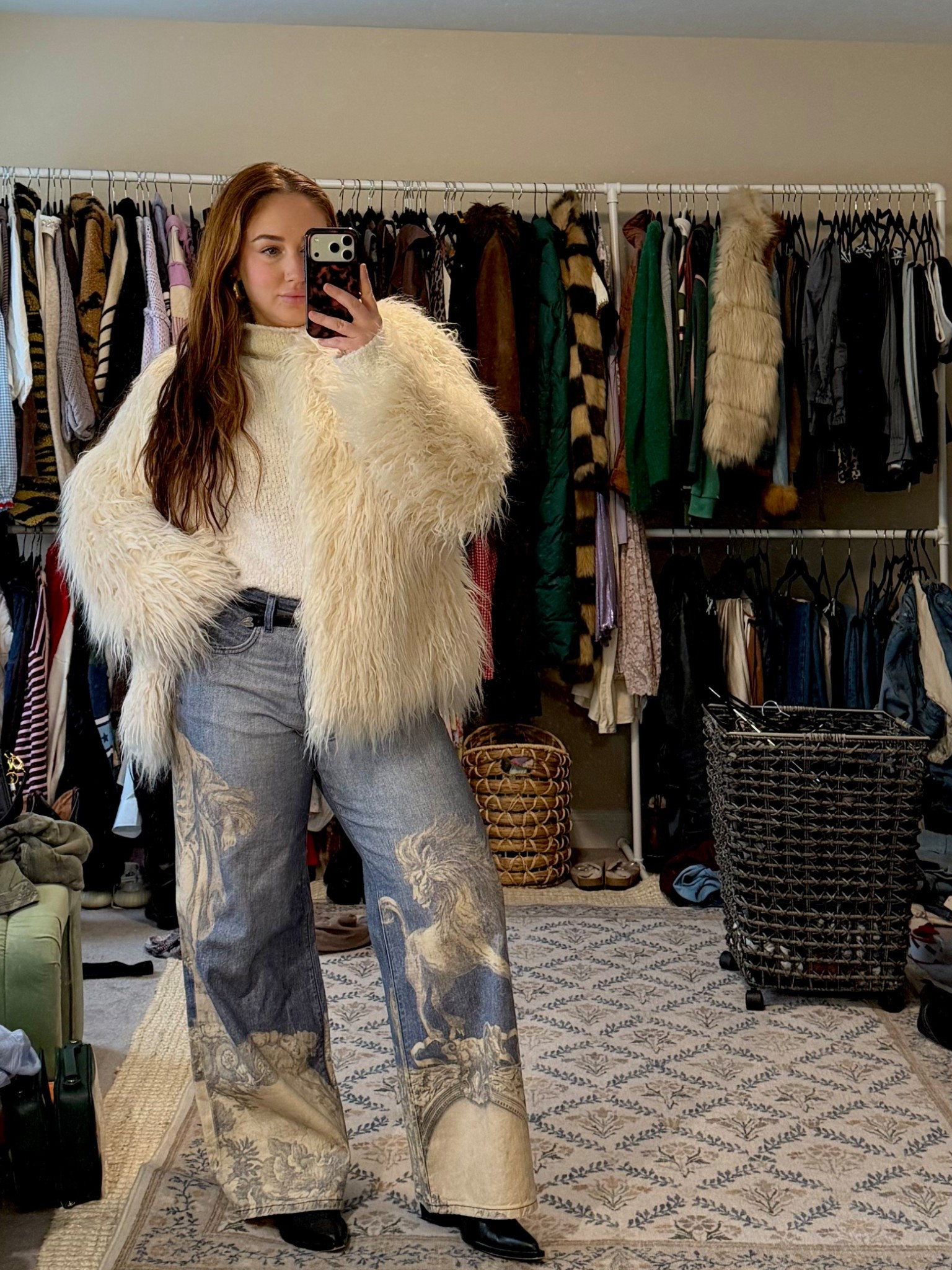 I love a winter white! I’m size 30 in the jeans, large in sweater, and size 10 in jacket. Sweater is old j crew but linked similar styles 

#LTKSaleAlert #LTKSeasonal #LTKootd