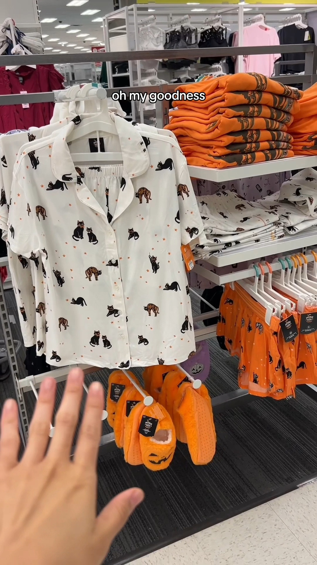 Halloween pajama sets at Target!☺️🧡

#halloween #pajamas #loungewear #target #targetfinds #seasonal #casual 


#LTKFindsUnder50 #LTKSeasonal #LTKHalloween