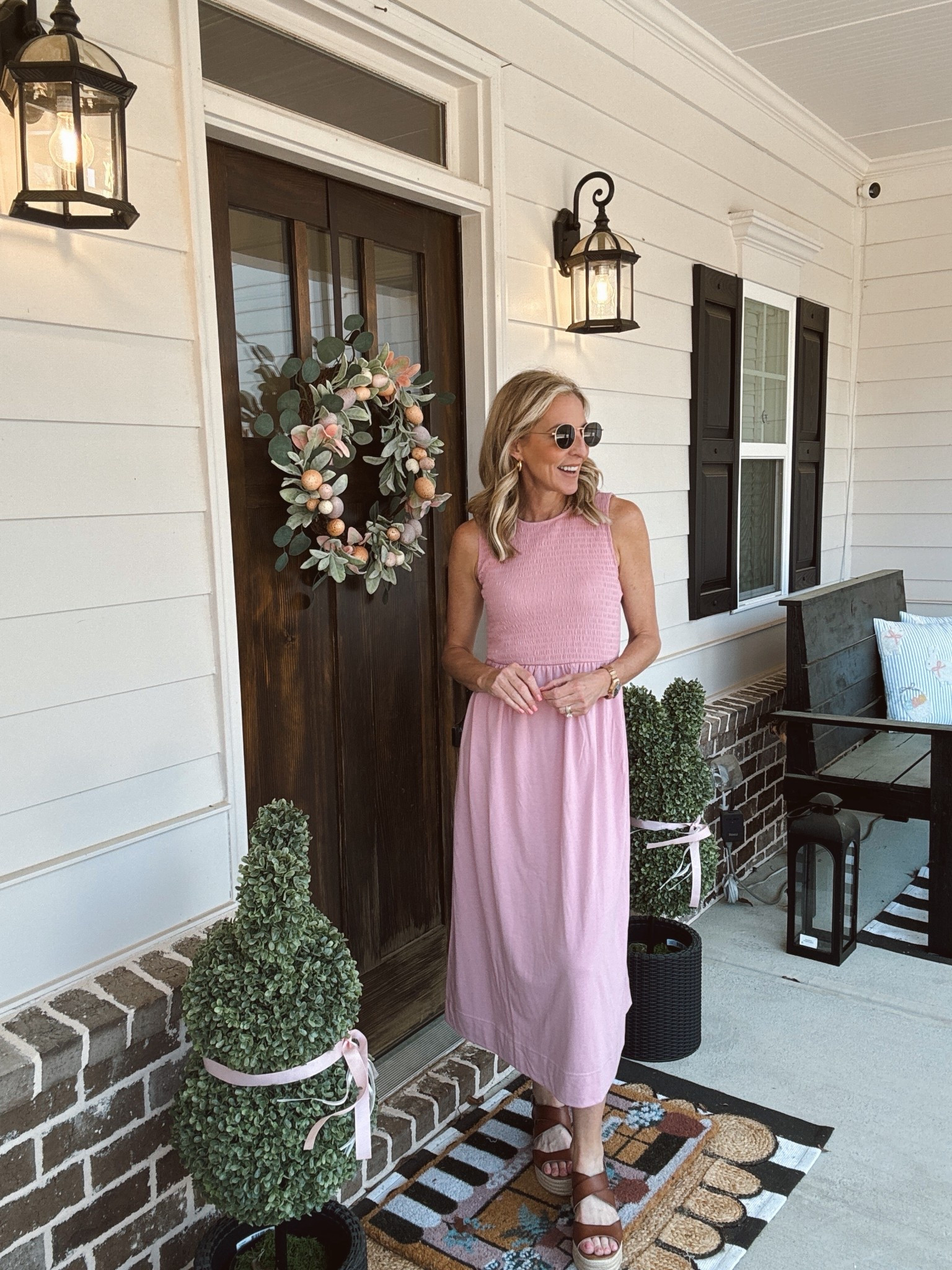 $20 sleeveless smart midi dress is that effortless style you need in your collection. You can easily add a denim jacket and a cute scarf to complete the look. Wearing a size extra small.
