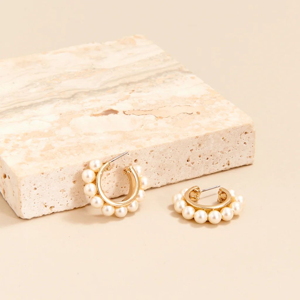Wynnie Pearl Hoop Earrings Cream | Mignonne Gavigan