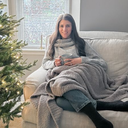 So excited to share one of my favorite brands is now on the LTK app! I gift @barefootdreams dreams all the time and it’s the perfect gift for anyone on your list including yourself😉 From clothing to blankets, all barefoot dreams items are so soft and luxurious it’s like giving the gift of a warm hug! These socks are one of Oprahs Favorite Things this year! You can’t go wrong! Plus, you can get 15% off of your first purchase with code “dream15.” Happy holiday shopping! #ad #barefootdreams #barefootdreamspartner 

Gifts for her
Luxurious gifts
Nursery
Christmas gift
Gift guide
Gifts for everyone
Holiday gifts
Baby shower gift 
Wedding gift
Home decor
Home
Living room
Bedding
Bedroom
Robe
Cardigans 
Cozy cardigans
Travel outfit 
Thehomeyhaven 

#LTKHoliday #LTKhome #LTKGiftGuide