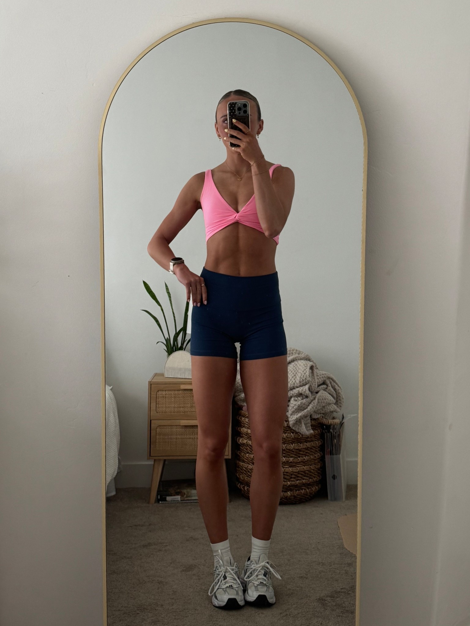 Today’s lifting fit! This color of sports bra!!! 💗 

#LTKmorningroutine #LTKfitnessgoals #LTKActive