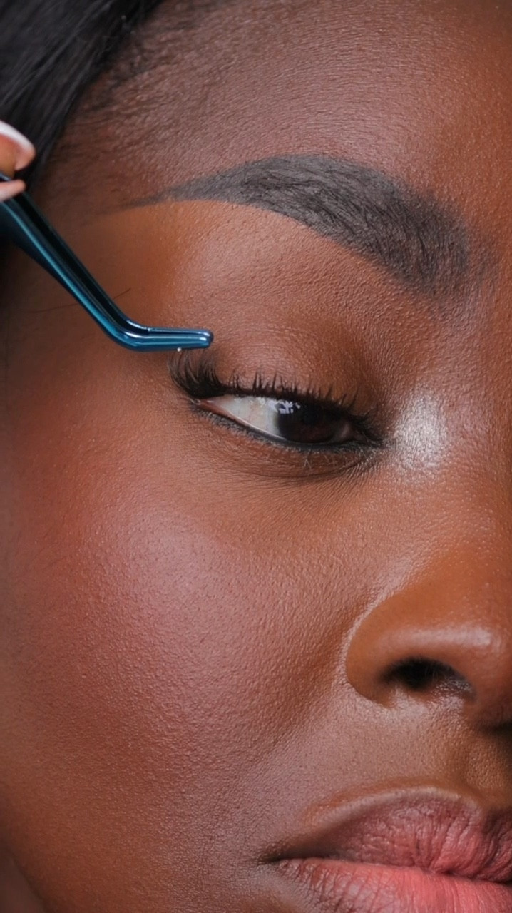 #Falscarapartner #ad LOVE how NATURAL and easy these Falscara lashes are to apply! Place them beneath the lash for a natural look and they can last up to 14 days. @Falscara #Falscara #DIYLashExtensions #TargetPartner #Target @target


#LTKStyleTip #LTKBeauty