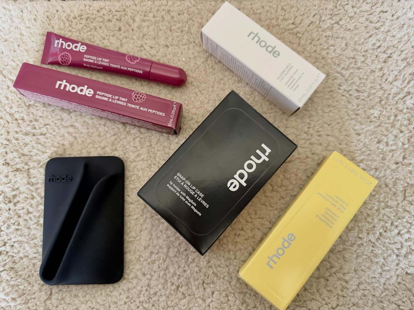 soft mornings, glazed skin, and little rituals that make everything feel lighter. @rhode has me in my glow era 🤍

#rhode

#LTKBeauty #LTKGiftGuide #LTKselfcare