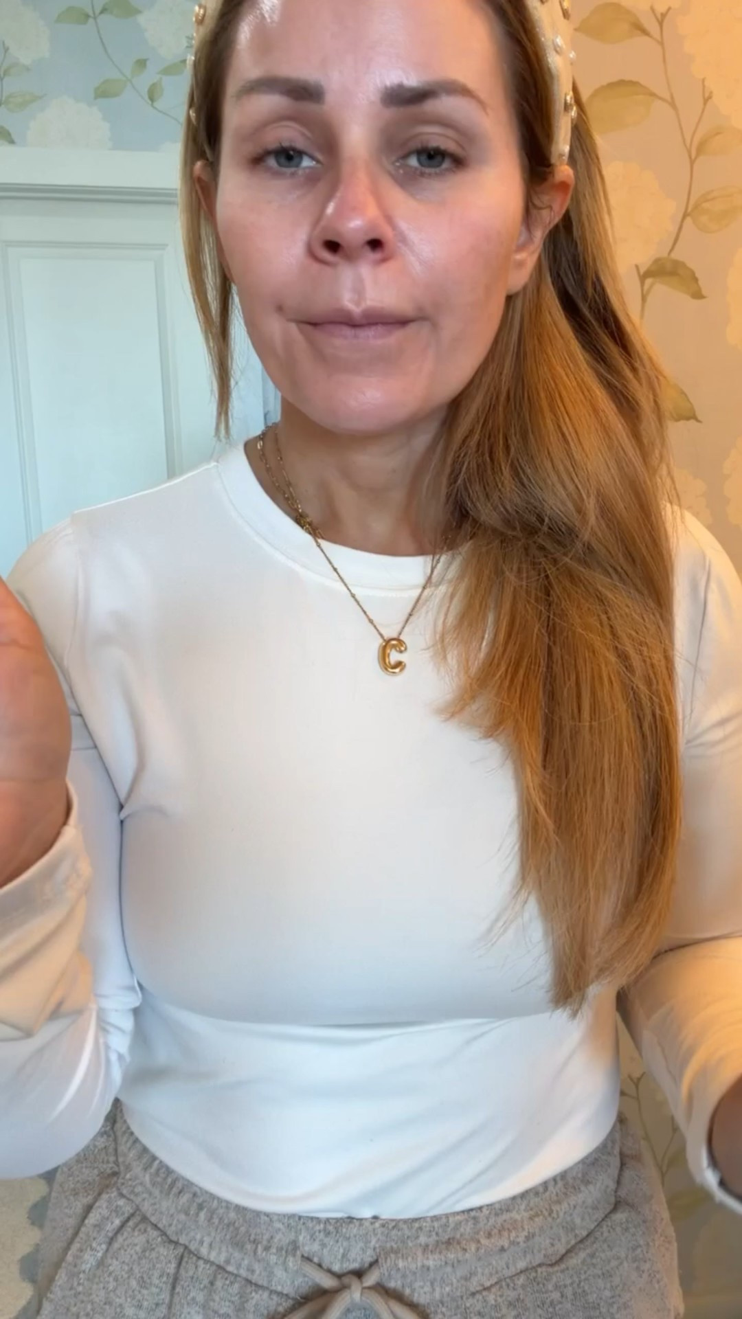 Dry skin’s secret weapon ✨
This collagen night mask is my go-to when my skin needs extra moisture + bounce. I wake up with skin that looks plump, smooth, and actually hydrated — not tight.
#collagenmask #nightskincare #dryskinsolutions #glowingskin #hydratedskin #skincareroutine