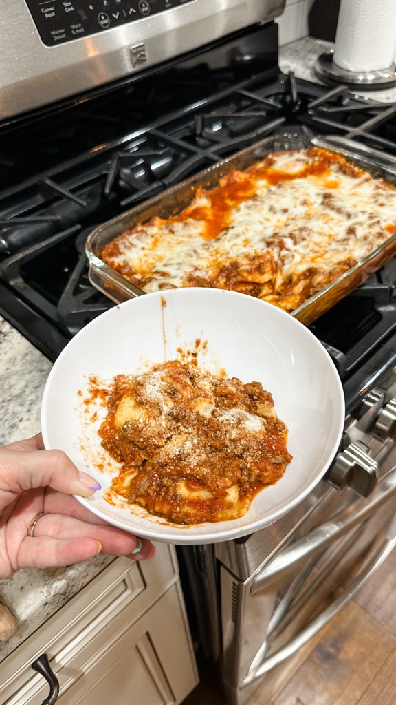 ✨ Need a quick and easy dinner idea? This Three Cheese Ravioli Bake is cheesy, hearty, and always a family favorite! 🙌 The best part? It comes together with just a handful of simple ingredients.

🛒 Ingredients: • 1 lb ground beef • 2 to 3 tbsp minced garlic • 1 (24 oz) jar marinara sauce • 1 (20 oz) package three cheese ravioli • Shredded mozzarella cheese

👩‍🍳 Directions:
1. Brown the ground beef, then stir in the minced garlic and marinara sauce.
2. Cook the ravioli according to the package directions, then drain.
3. Spread a little of the meat sauce in the bottom of a 9x13 baking dish. Add the cooked ravioli, then pour the remaining meat sauce over the top.
4. Sprinkle generously with shredded mozzarella cheese.
5. Bake at 375°F for 20 minutes, or until the cheese is melted and bubbly.
6. Serve and enjoy!

🩷 Save this recipe for your next busy weeknight, and let me know in the comments if your family tries it!

#dumpandbake #easyrecipe #easydinner #pastarecipe #dinnerideas