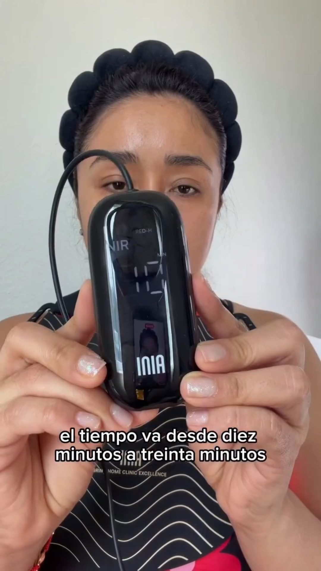No sabía cuánto podía mejorar mi cuello y pecho hasta que probé Red Light Therapy Mask for Neck & chest de @theinia_official 
Las líneas están más suaves, el tono más parejo y la piel se ve… glow.
Luz roja + NIR en un dispositivo inalámbrico aprobado por la FDA.
🔥 En serio: está valiendo cada minuto.

Aprovecha mi cupón de descuento 
laura5ghh

#INIAChristmas #INIAChristmasgift #ChristmasSale #ChristmasShopping #HolidayDeals
#GiftINIA #BestBeautyGift #GiftIdeasForHer #LuxuryBeautyGift
#INIA #INIABeauty #INIANECK #INIARedLight #NeckCare #RedLightTherapy #PostSunCare #AntiAgingDevice #AtHomeBeauty #GlowUpRoutine