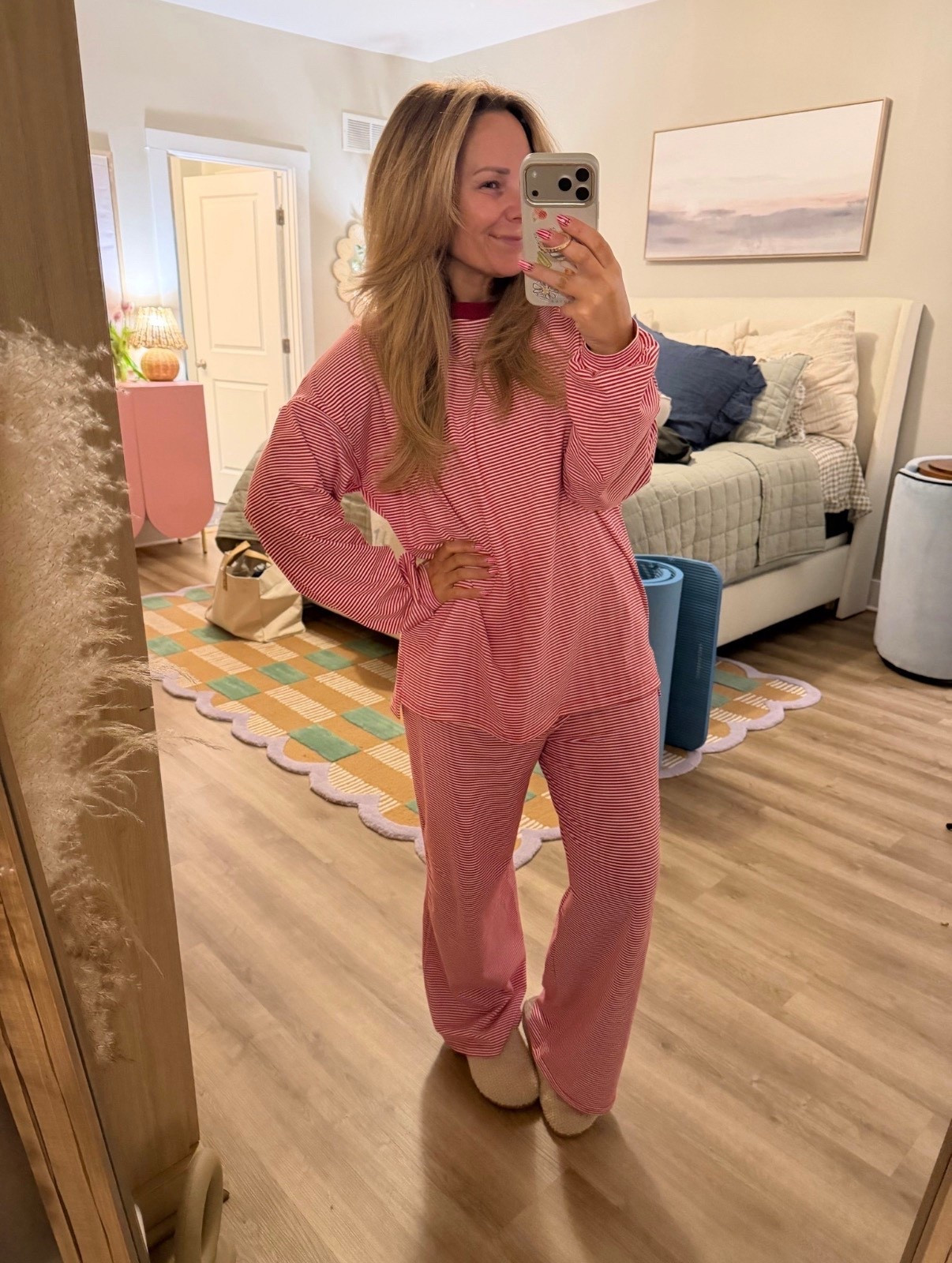 My kind of uniform 🤍
Soft ribbed lounge set that feels like pajamas but looks put together enough to wear all day.
Stretchy, comfy, and perfect for slow mornings or lounging at home.
Linked here ✨